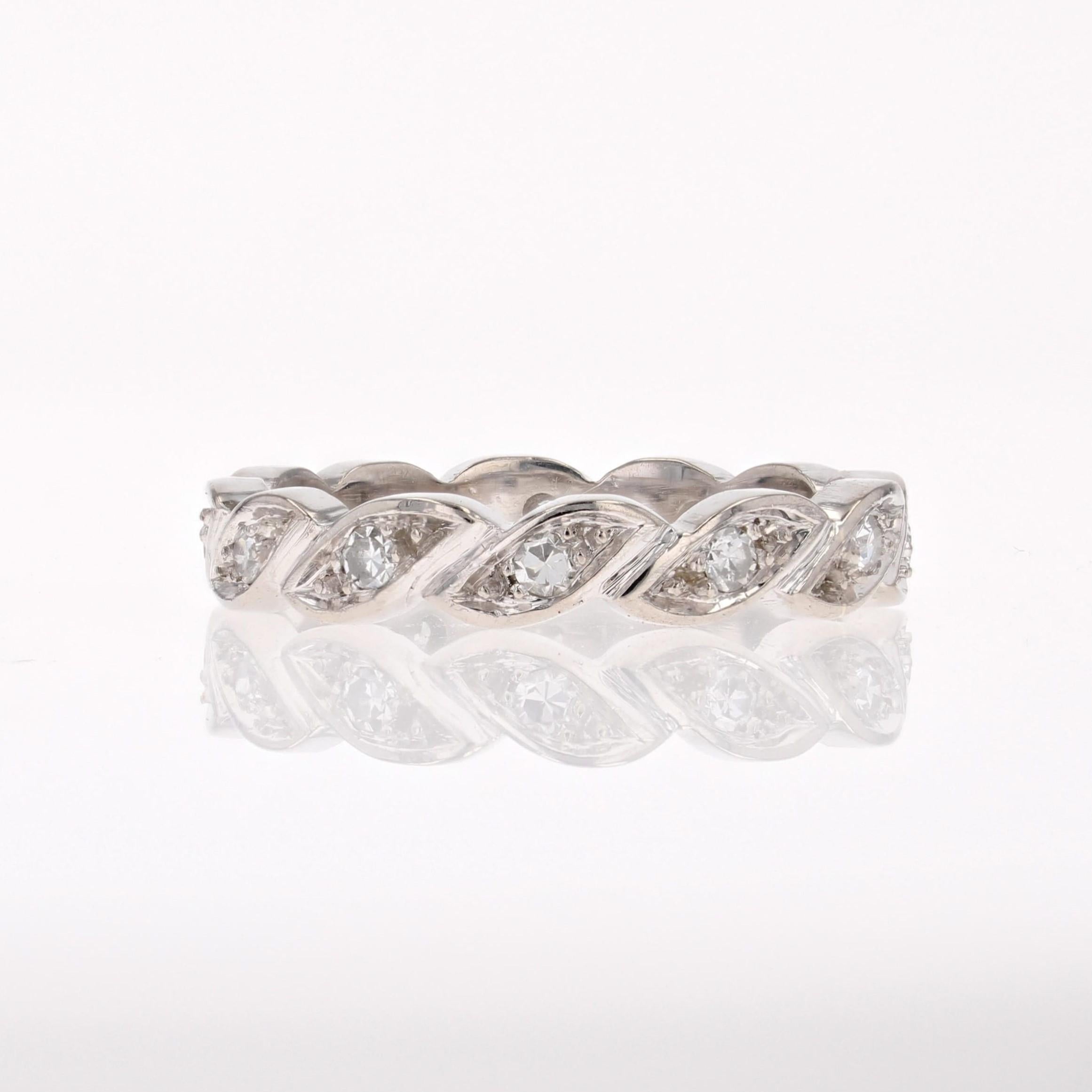 Modern Diamonds 18 Karat White Gold Leaf Wedding Ring For Sale 12