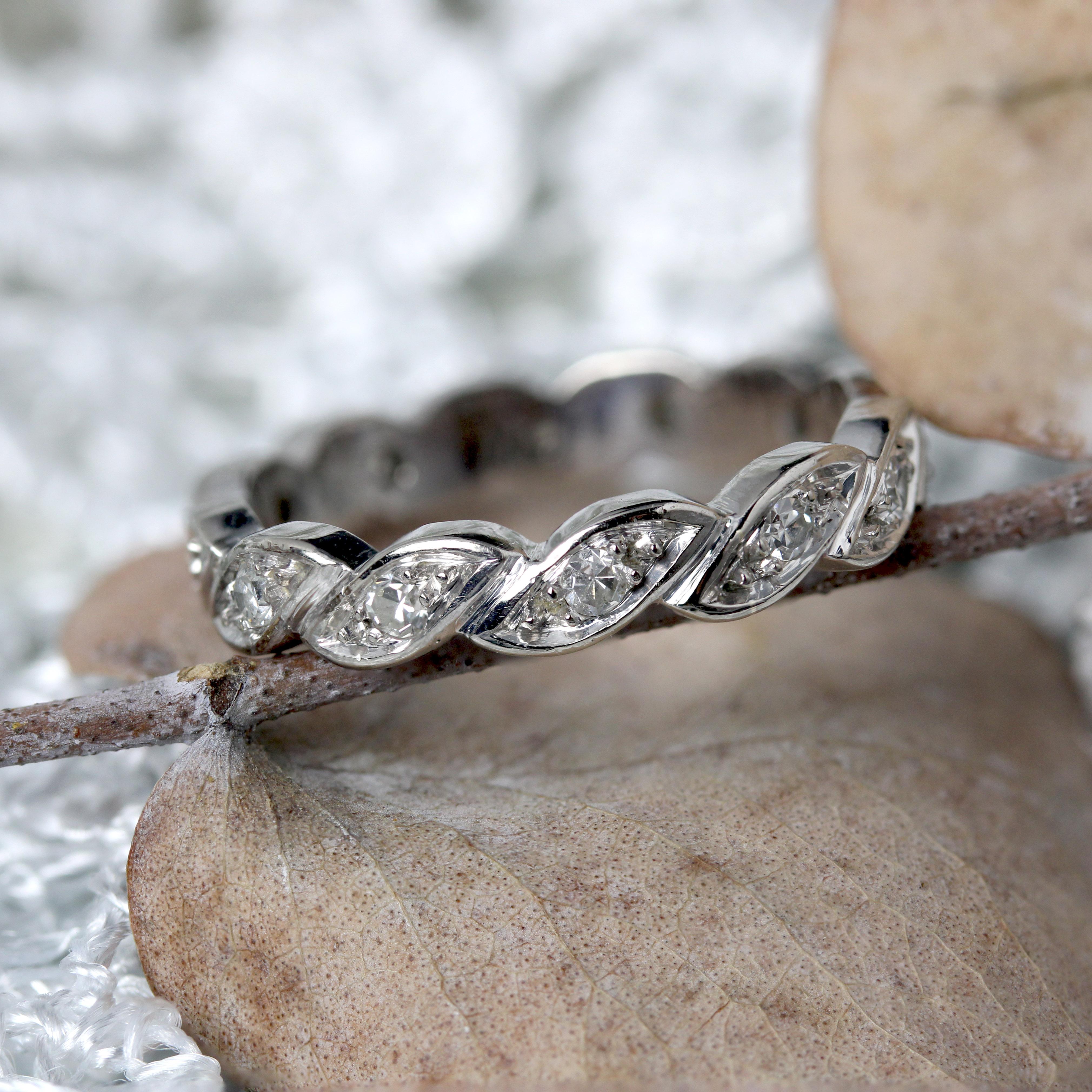 Brilliant Cut Modern Diamonds 18 Karat White Gold Leaf Wedding Ring For Sale