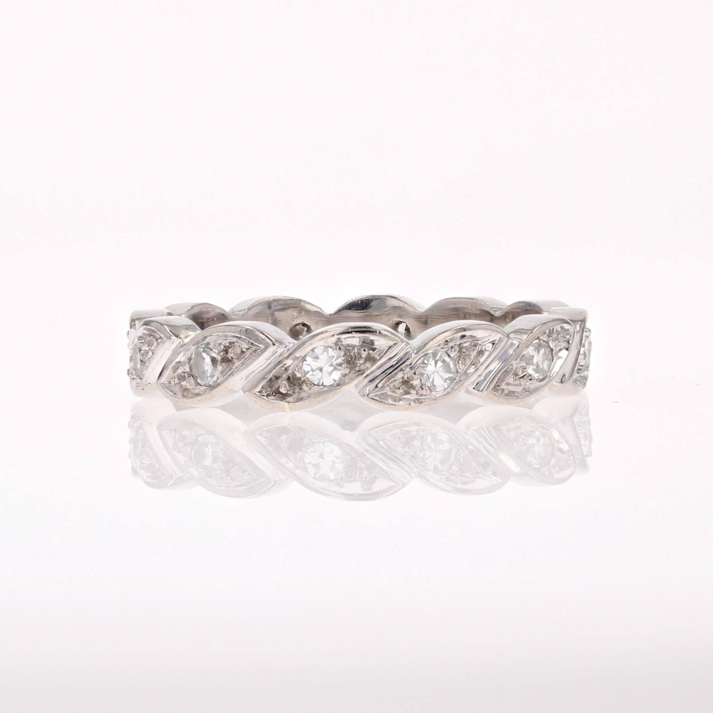 Modern Diamonds 18 Karat White Gold Leaf Wedding Ring For Sale 3