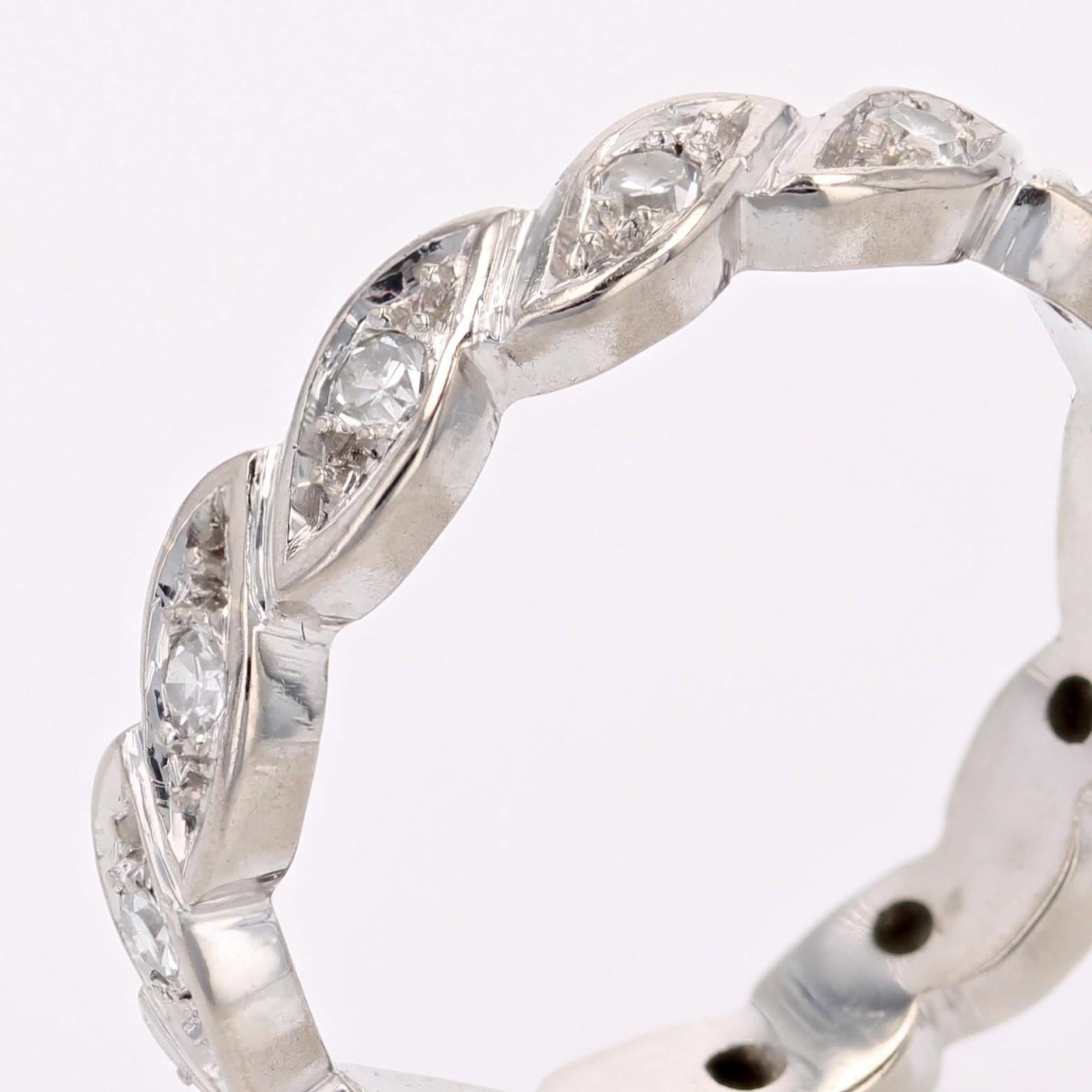 Modern Diamonds 18 Karat White Gold Leaf Wedding Ring For Sale 4