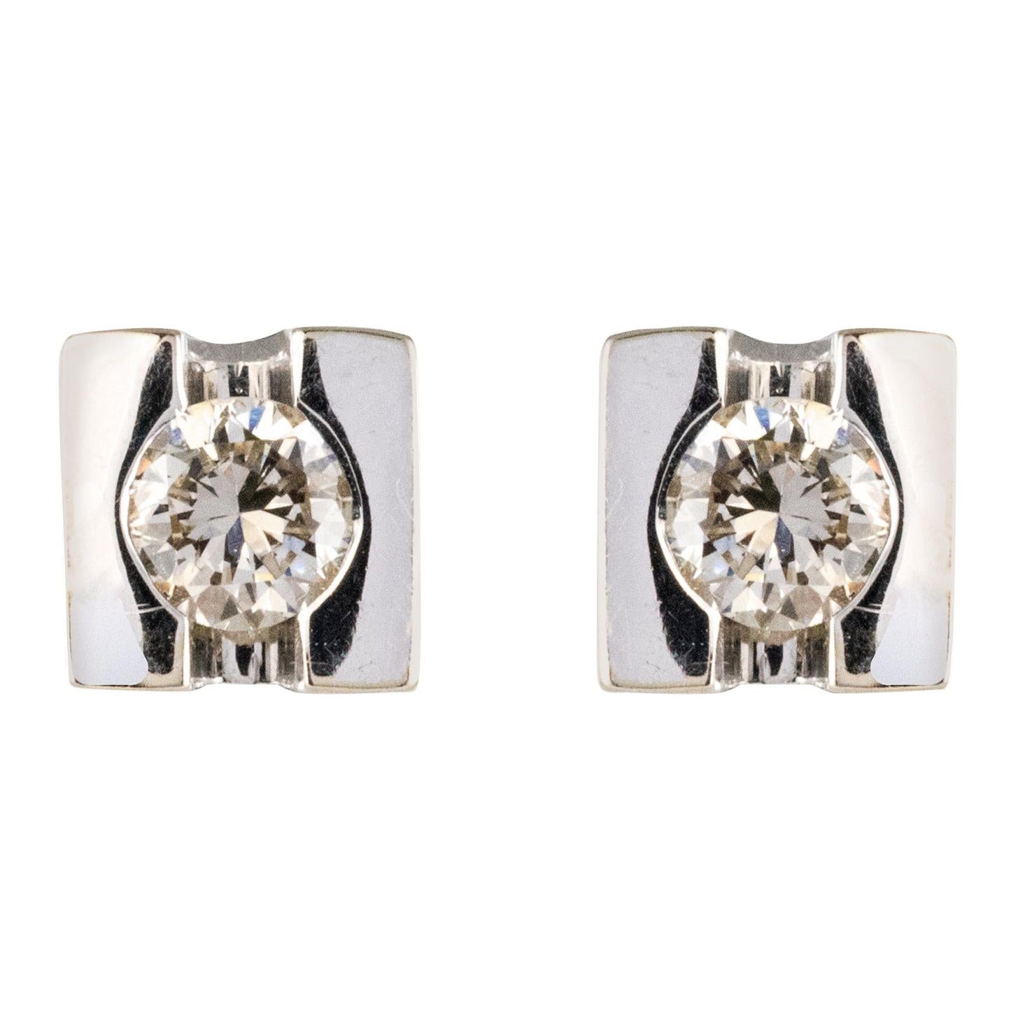 Modern Diamonds 18 Karat White Gold Stud Earrings