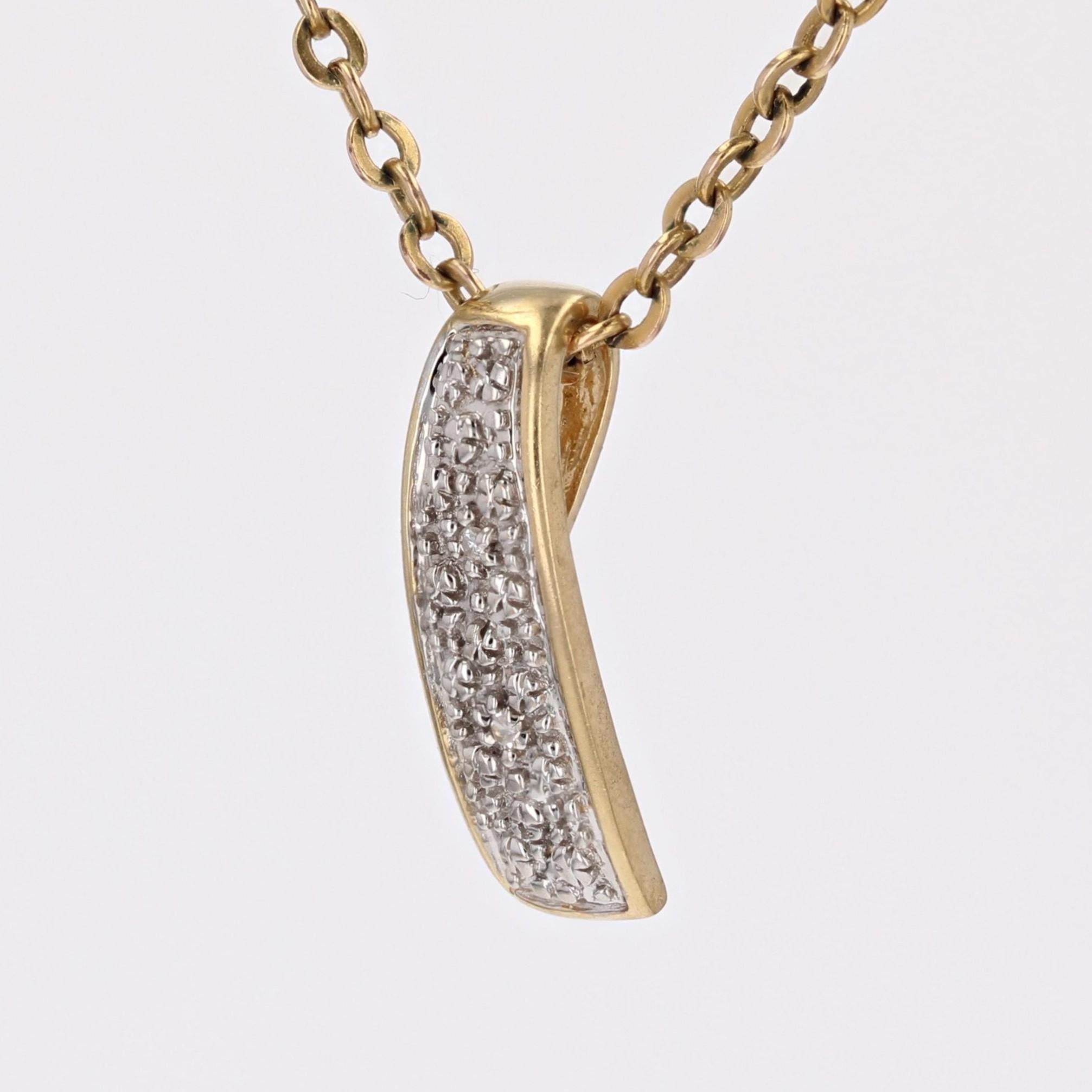 Taille brillant Pendentif rectangulaire bombé moderne en or jaune et blanc 18 carats avec diamants en vente
