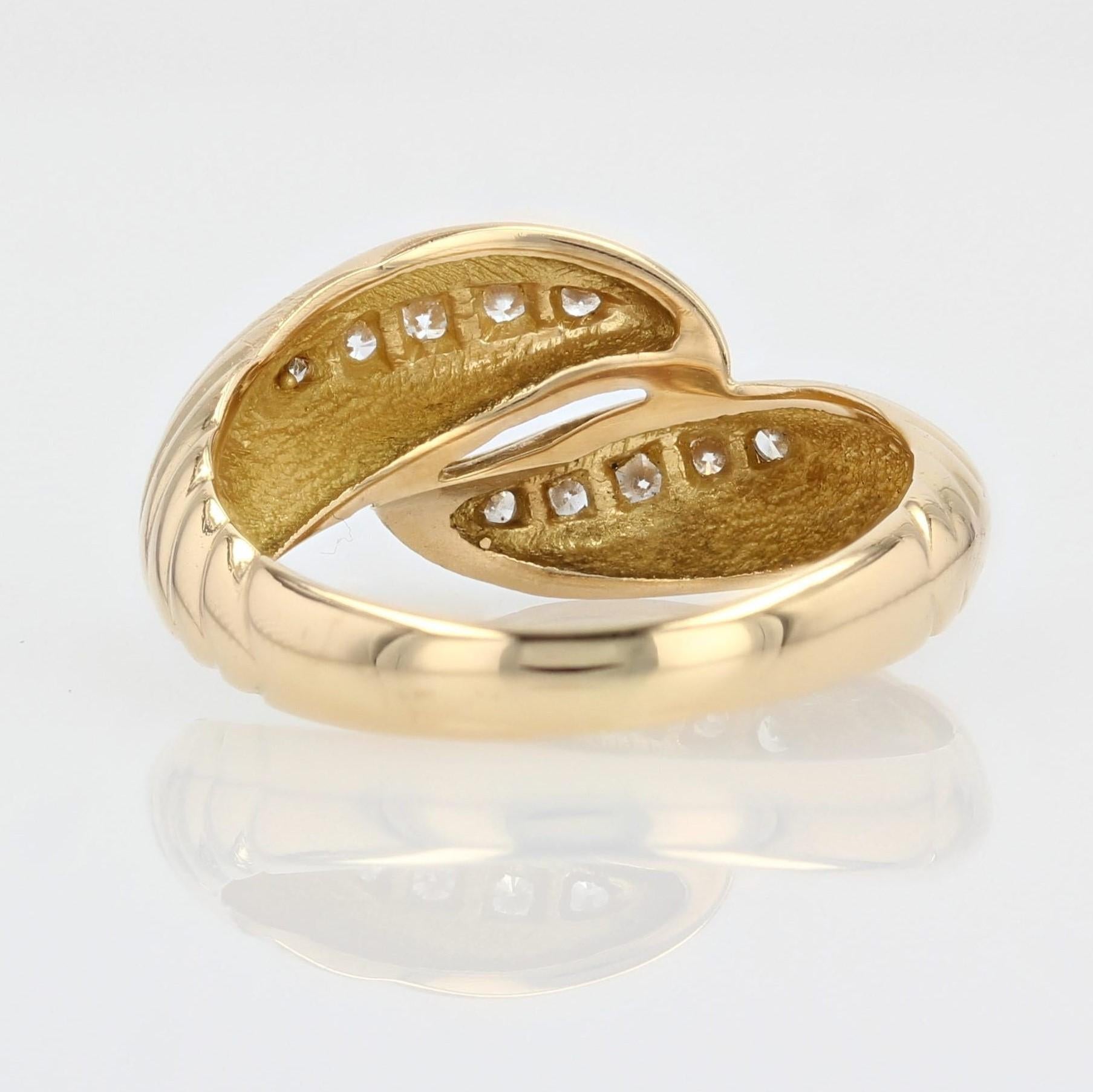 Modern Diamonds 18 Karat Yellow Gold Ring For Sale 5