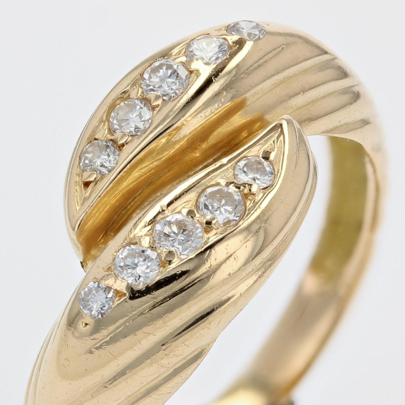 Modern Diamonds 18 Karat Yellow Gold Ring For Sale 2