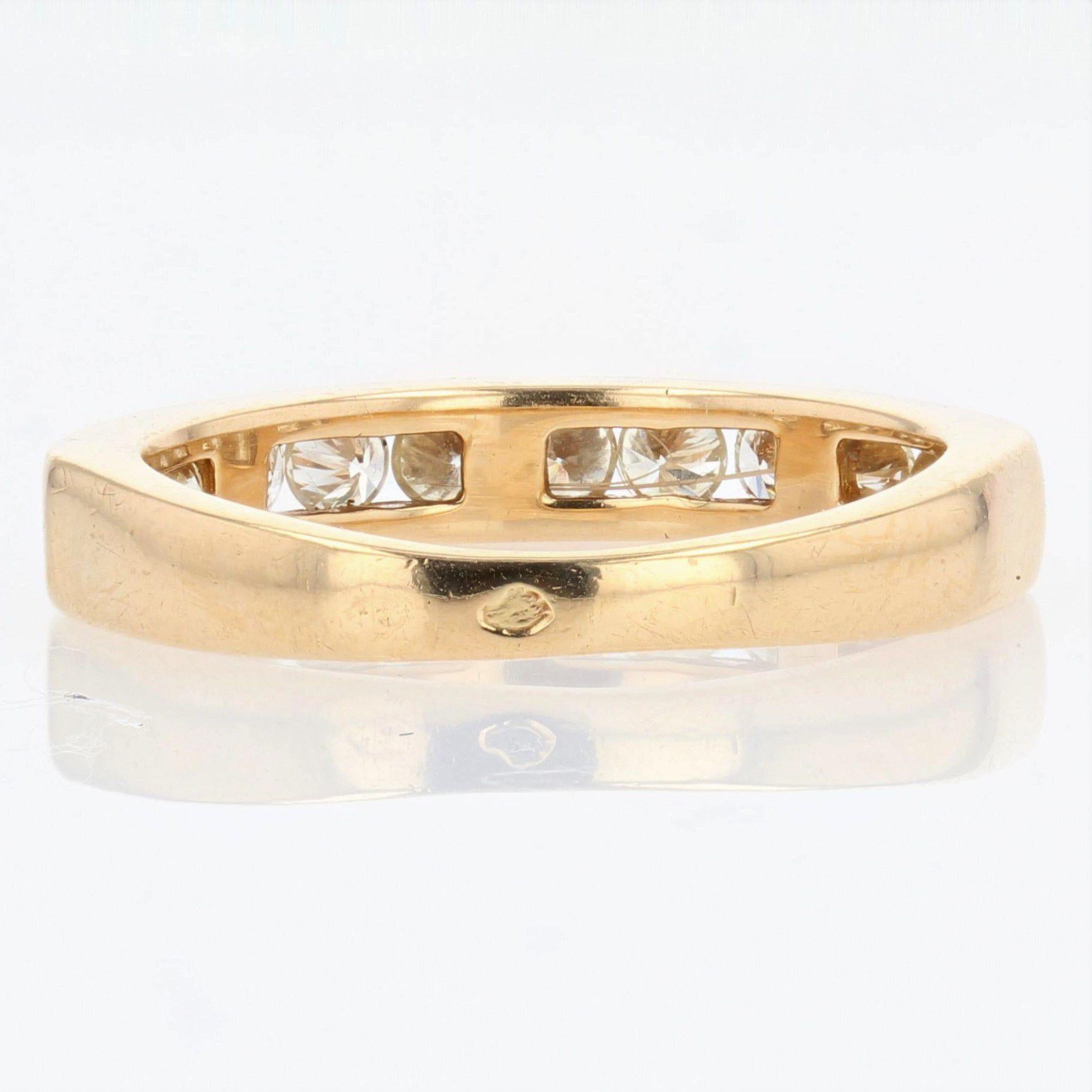 Modern Diamonds 18 Karat Yellow Gold Wedding Ring 7