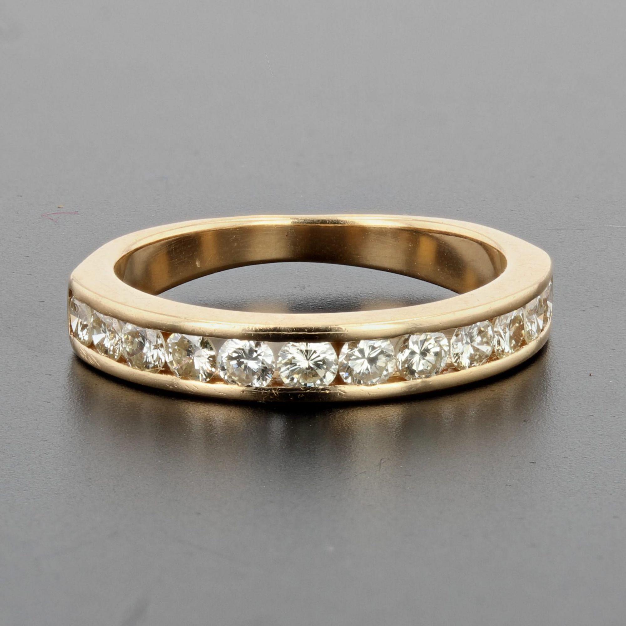 Brilliant Cut Modern Diamonds 18 Karat Yellow Gold Wedding Ring