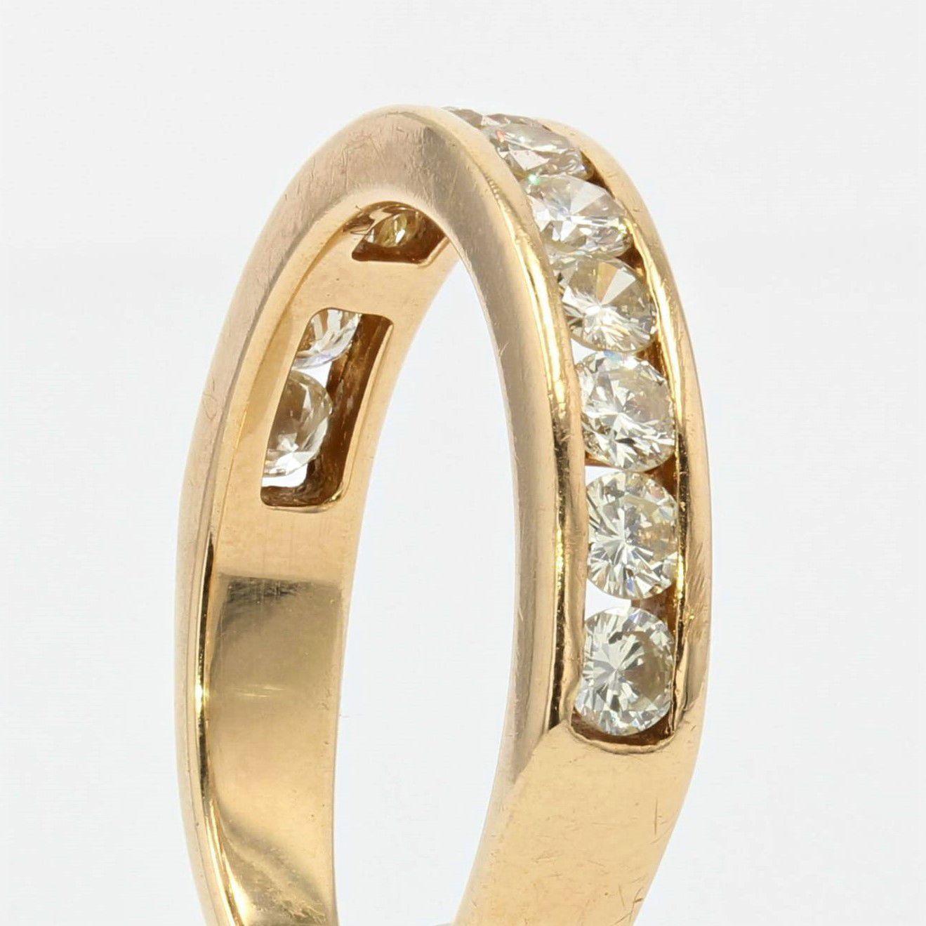 Women's Modern Diamonds 18 Karat Yellow Gold Wedding Ring