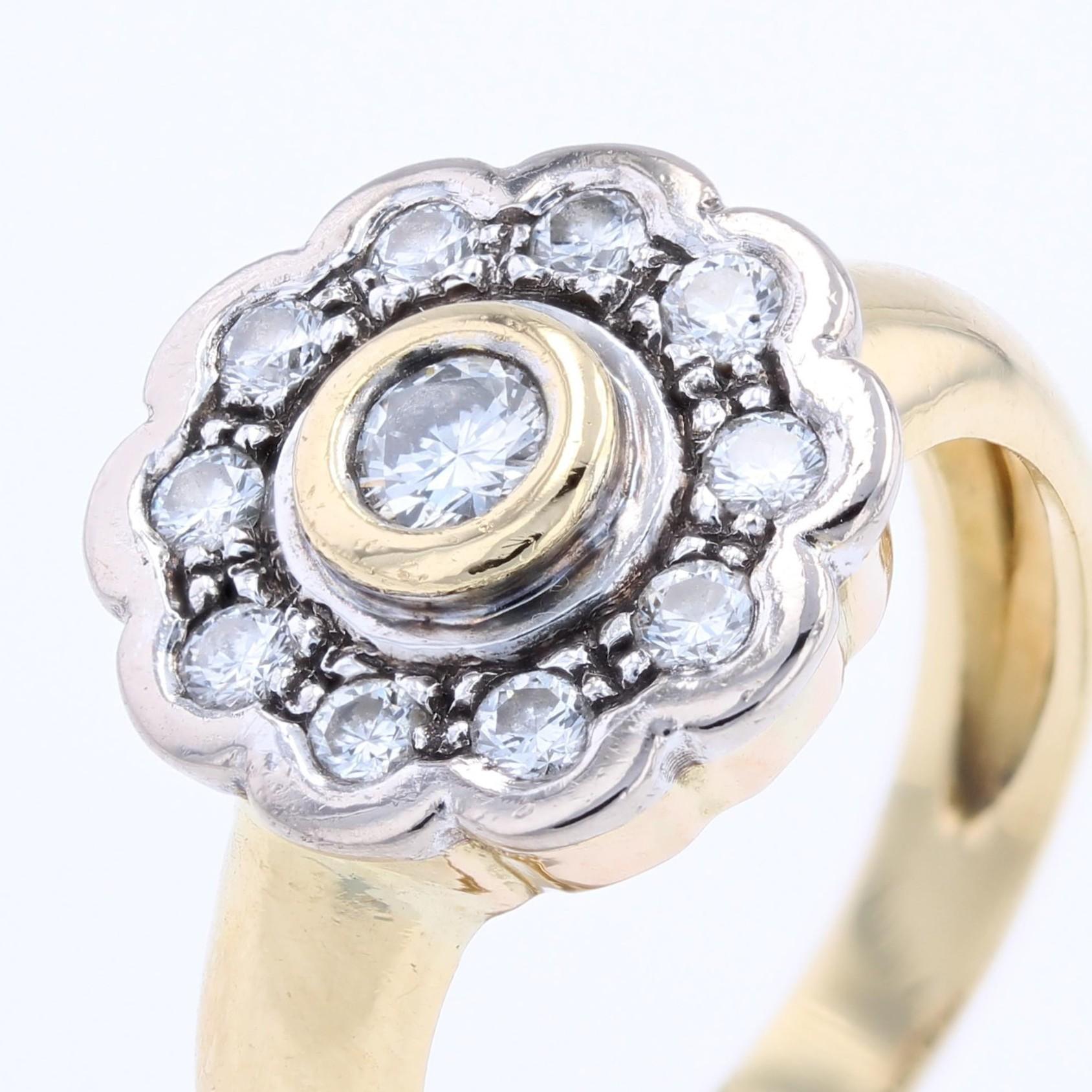 Moderne Diamanten 18 Karat Gelb Weißgold Daisy Ring im Angebot 4