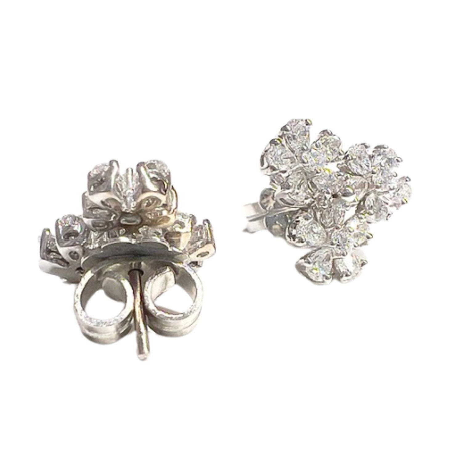 Women's Modern 1.00 ct Diamonds 18k White Gold Earrings For Sale