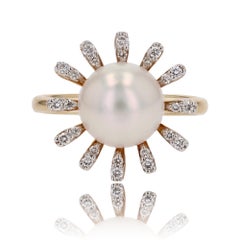 Modern Diamonds Akoya Cultured Pearl 18 Karat Yellow Gold Flake Ring