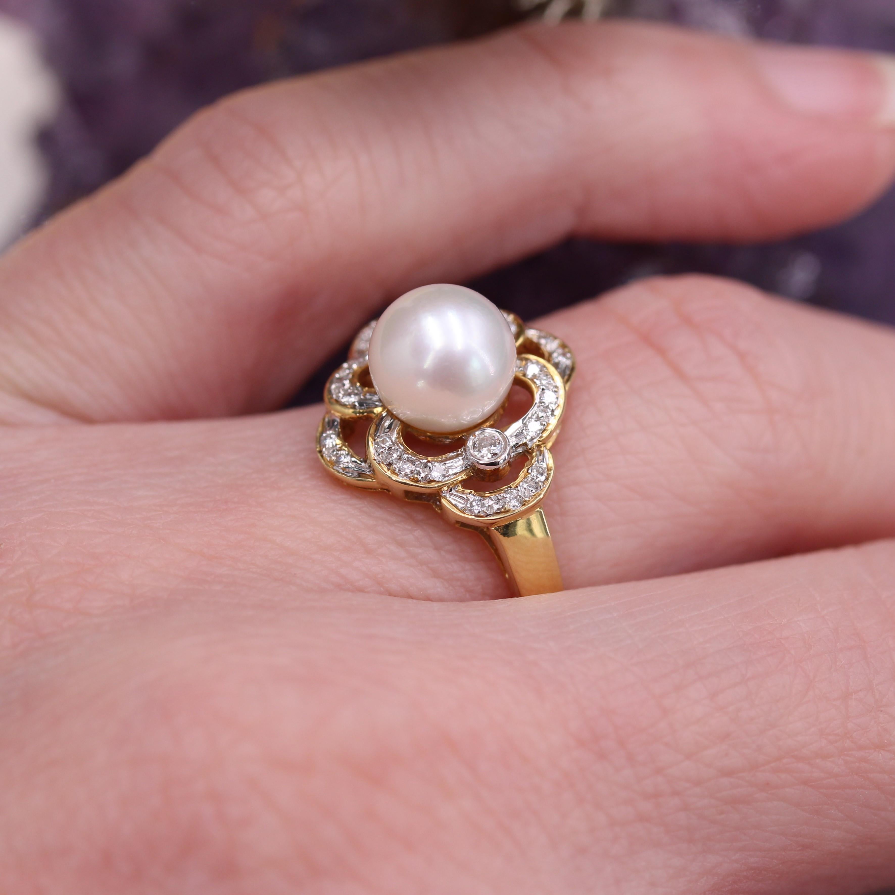 Modern Diamonds Akoya Cultured Pearl 18 Karat Yellow Gold Openwork Ring For Sale 9