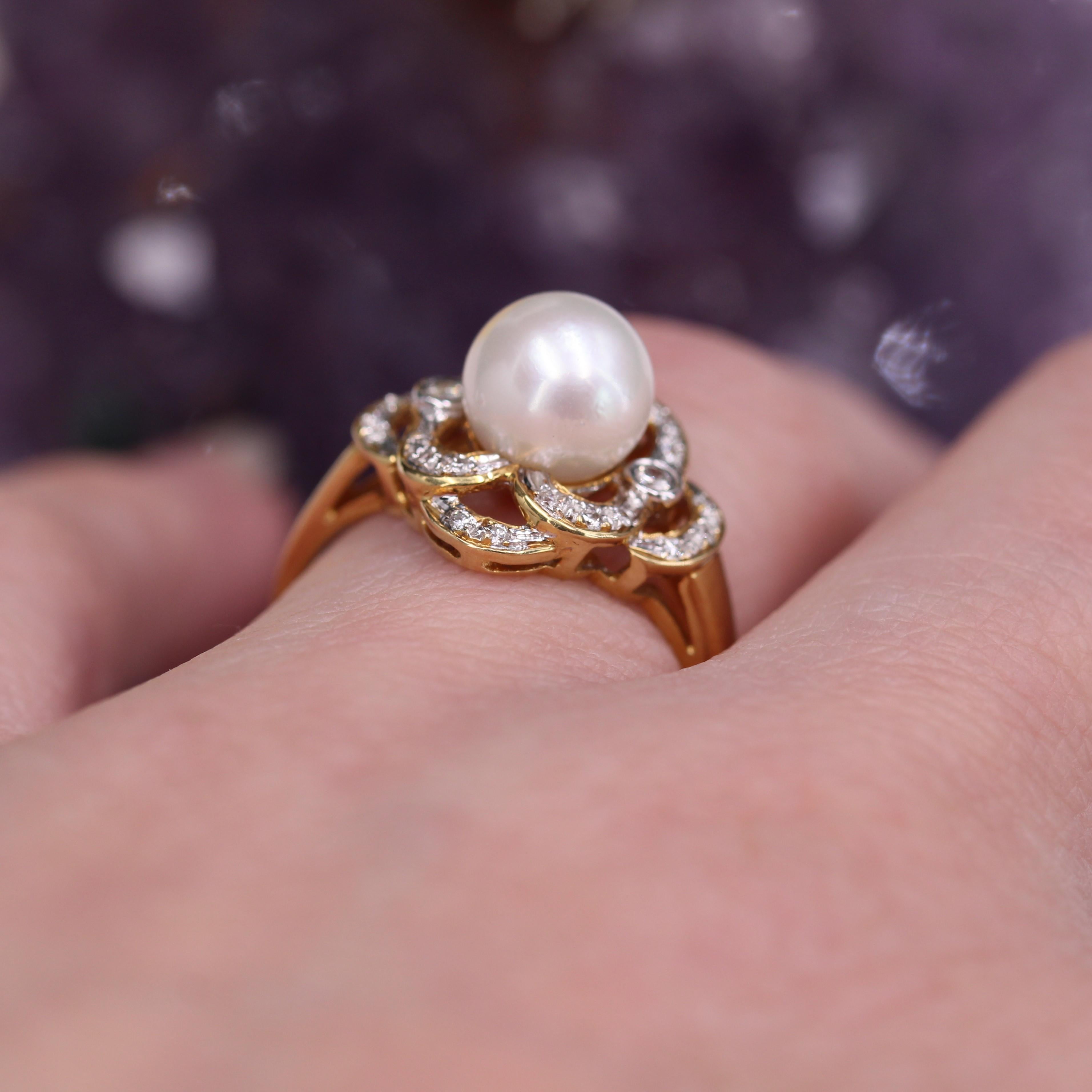 Modern Diamonds Akoya Cultured Pearl 18 Karat Yellow Gold Openwork Ring For Sale 11