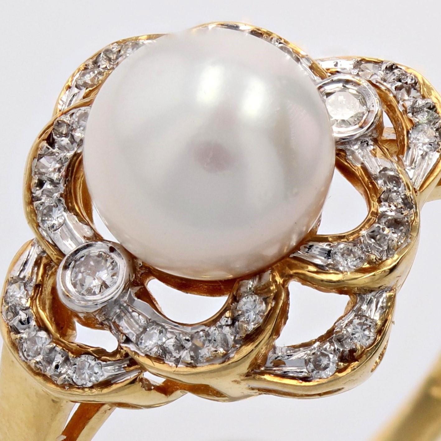 Modern Diamonds Akoya Cultured Pearl 18 Karat Yellow Gold Openwork Ring For Sale 4