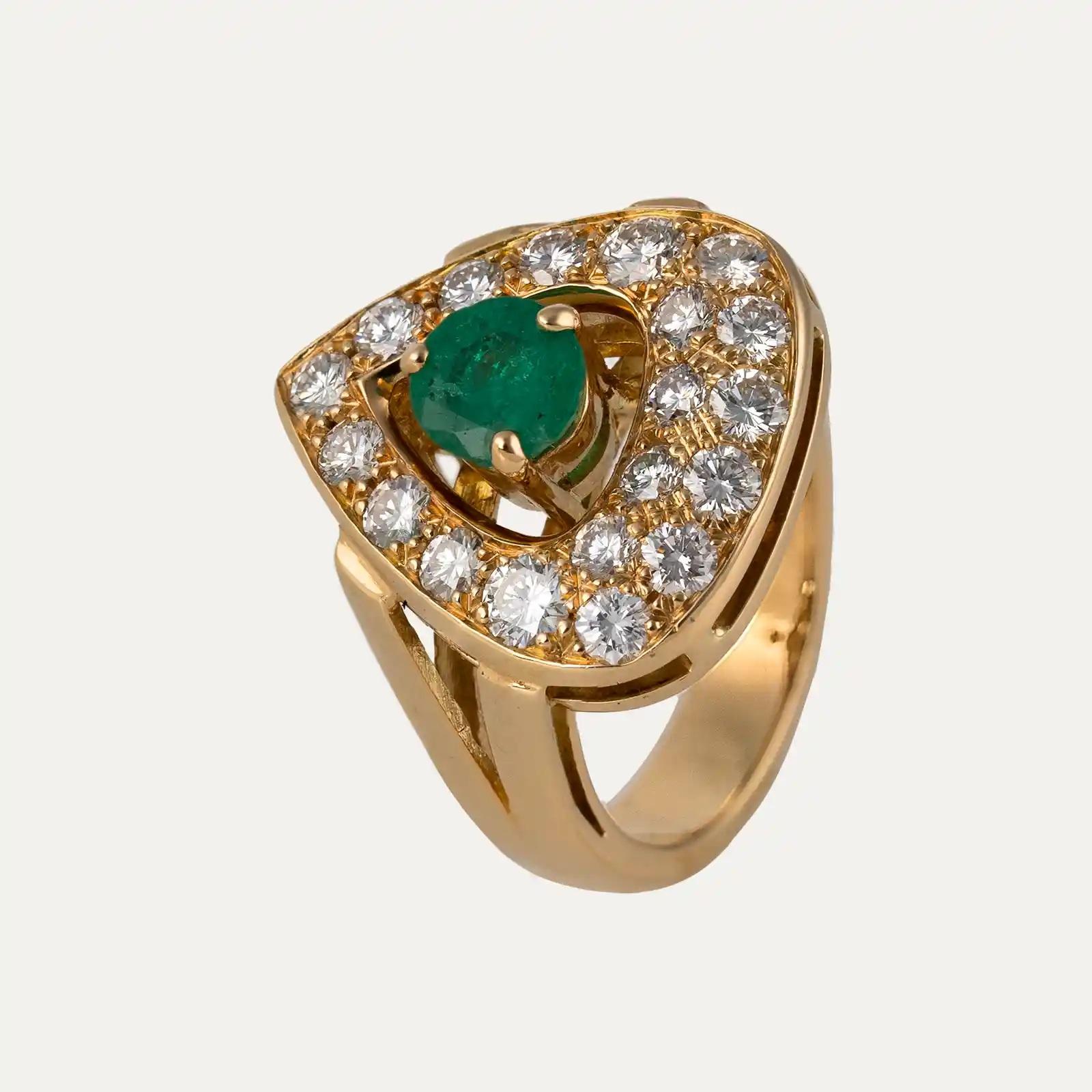 Taille brillant Bague en or The Moderns avec diamants et émeraude en vente