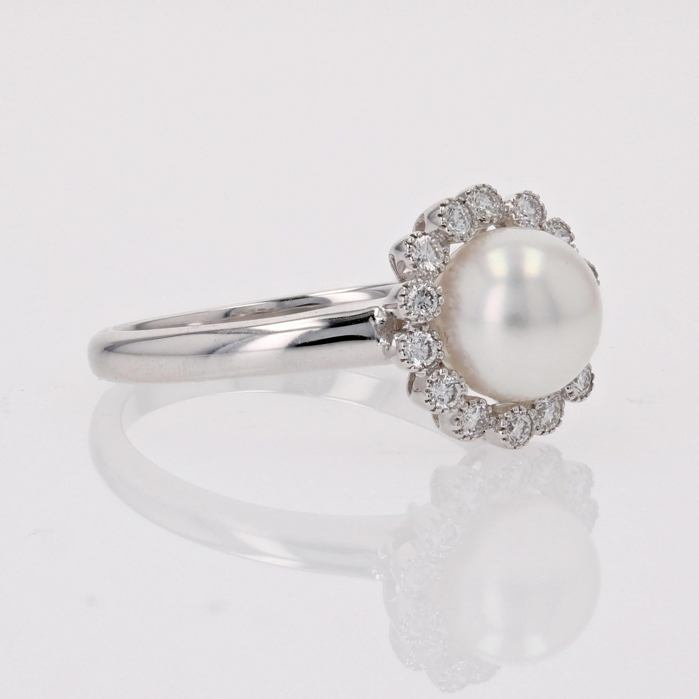 Modern Diamonds Cultured Akoya Pearl 18 Karat White Gold Daisy Ring For Sale 5