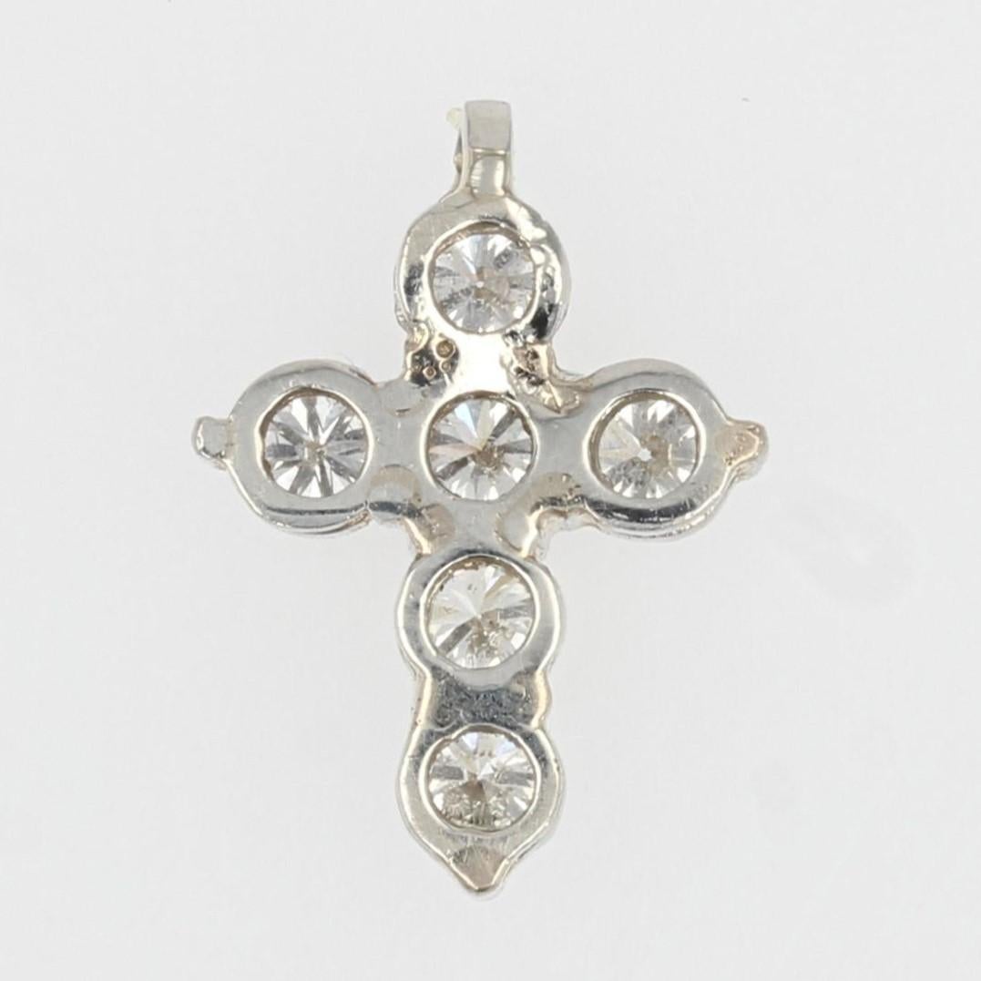 Moderne Pendentif croix moderne en platine et diamants en vente