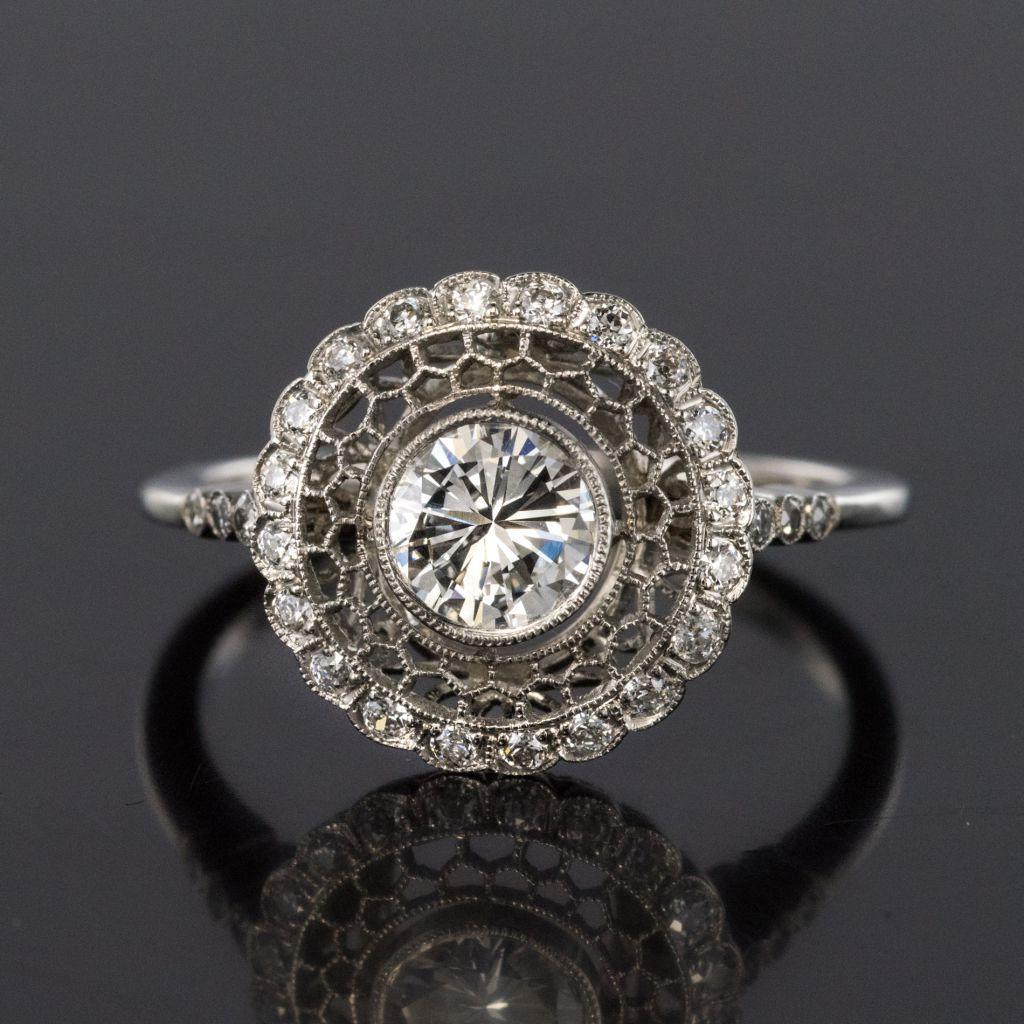 Modern Diamonds Platinum Lace Round Ring In New Condition For Sale In Poitiers, FR