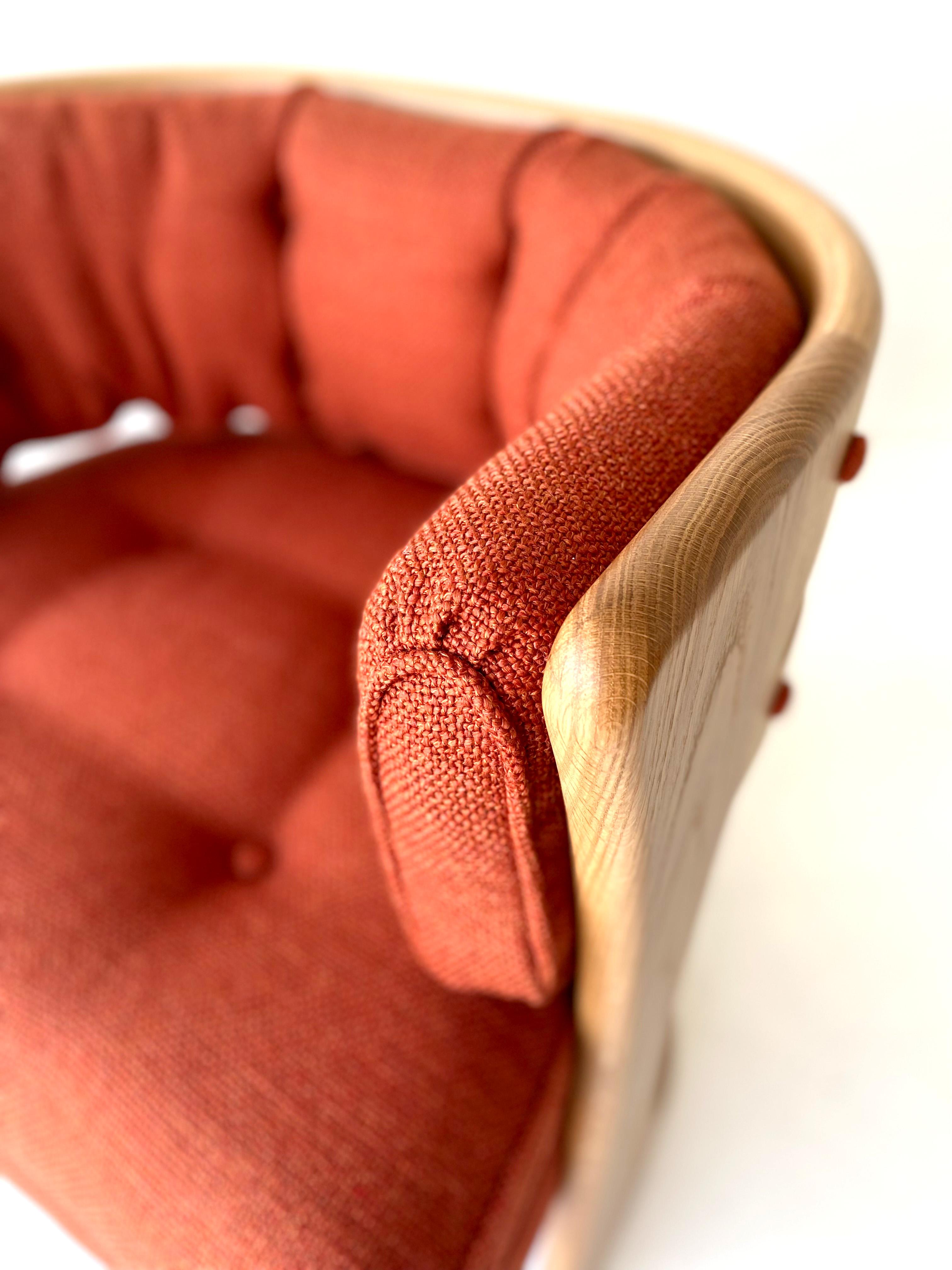 Designer: Laura Trenchard 

Manufacturer: Craft Associates Modern Furniture 
Period/Model: Modern 
Specs: Oak, Fabric 

Condition 

Modern Dining Chair 