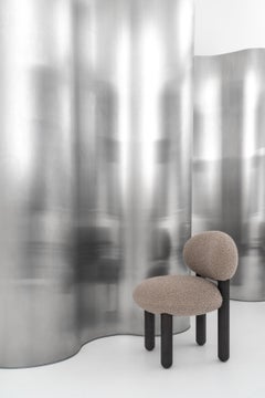 Flock Chaise de salle à manger contemporaine avec pieds en frêne  Design amne par NOOM