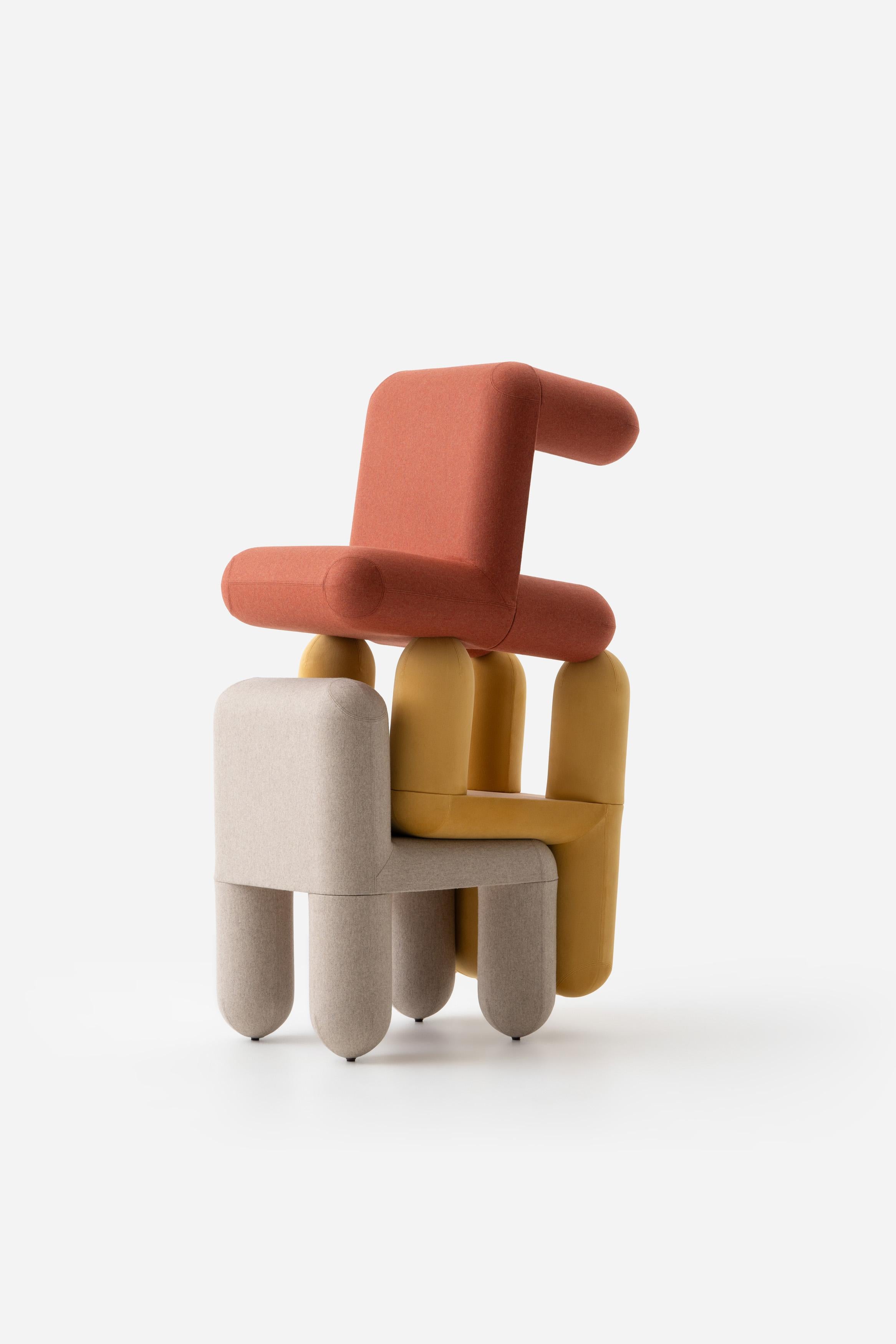 Sedia da pranzo moderna Hello in vari tessuti e colori di NOOM in vendita 1