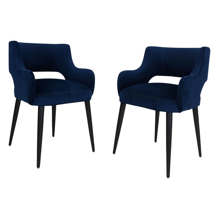Modern Dining Chair with Sloping Arms and Relaxed Pitch For Sale at 1stdibs
