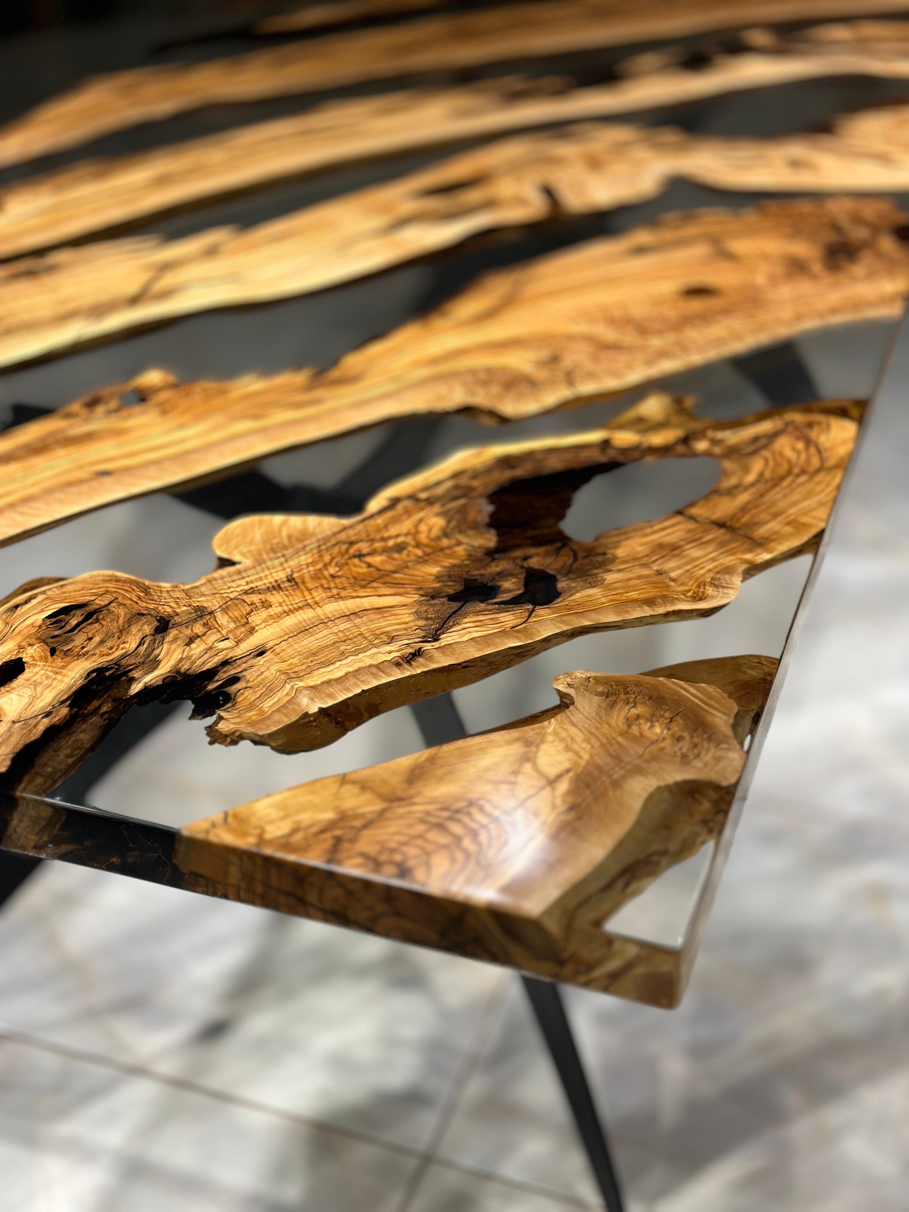 Turc Table de salle à manger moderne en résine - Table de cuisine en bois époxy ultra clair en vente