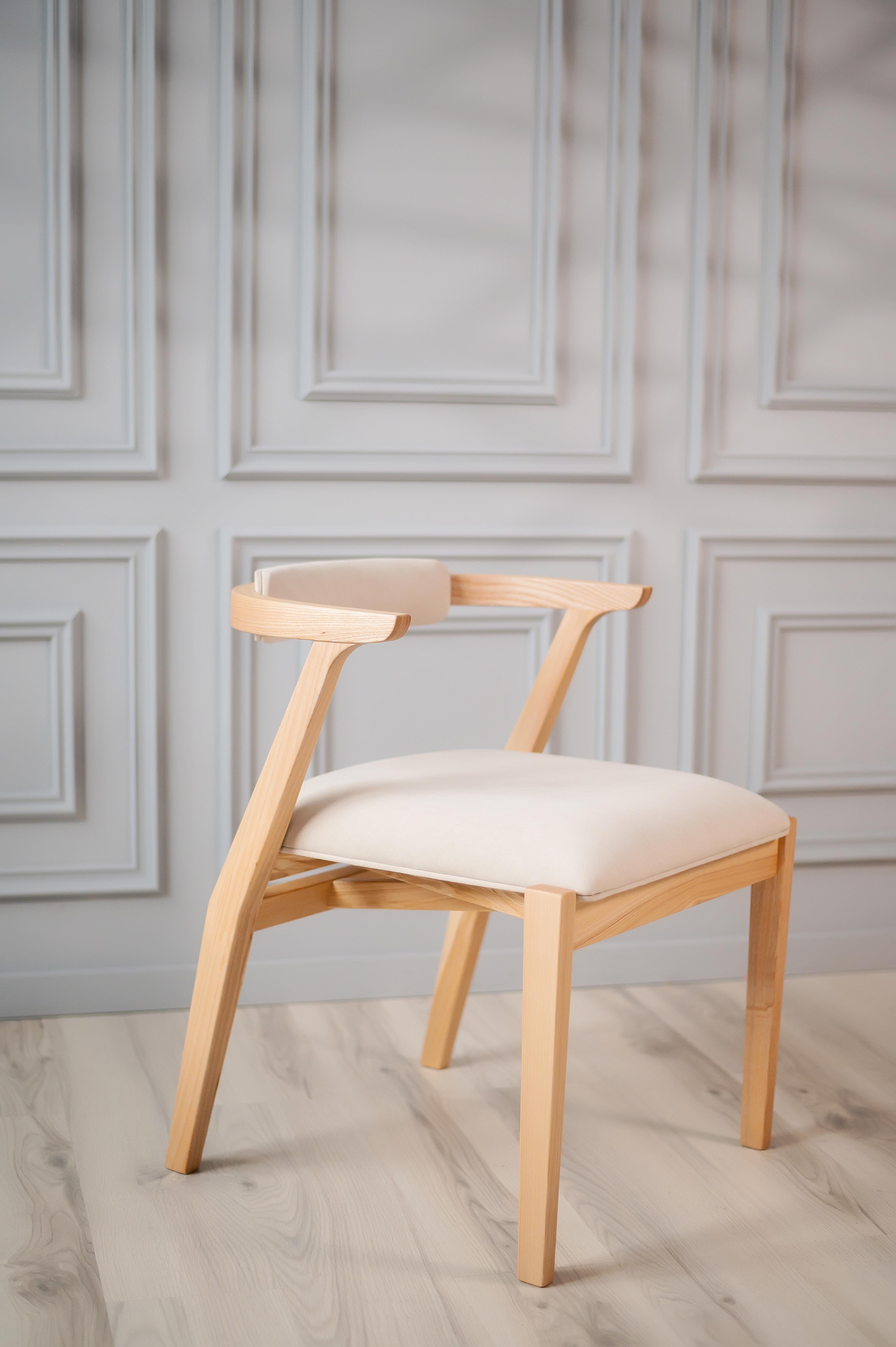Modern Dining, Restaurant Room Chairs in Ash Solid Wood and Beige Material For Sale 3