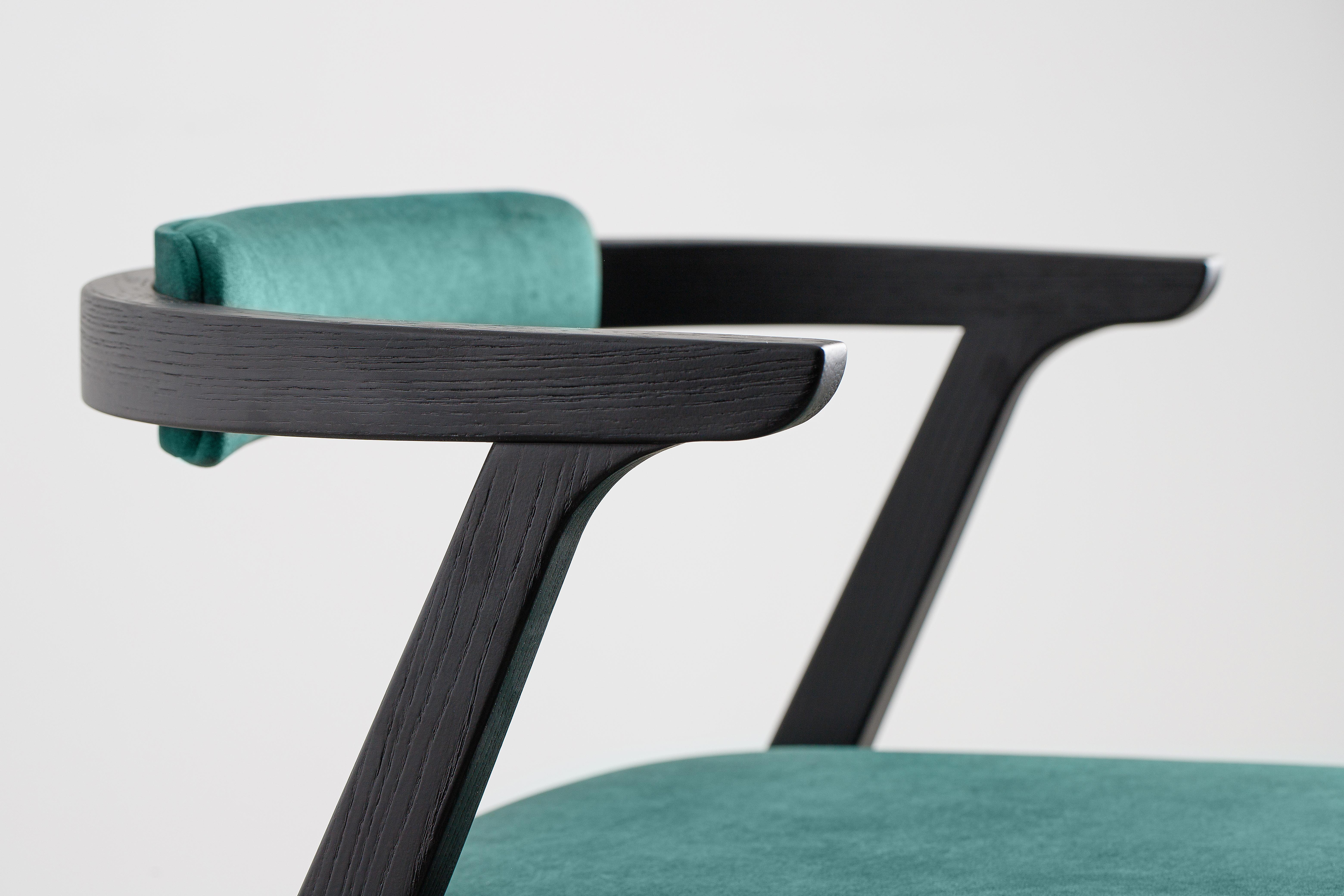 Modern Dining Room Chairs in Black Solid Wood and Emerald Material In New Condition For Sale In Naperville, IL
