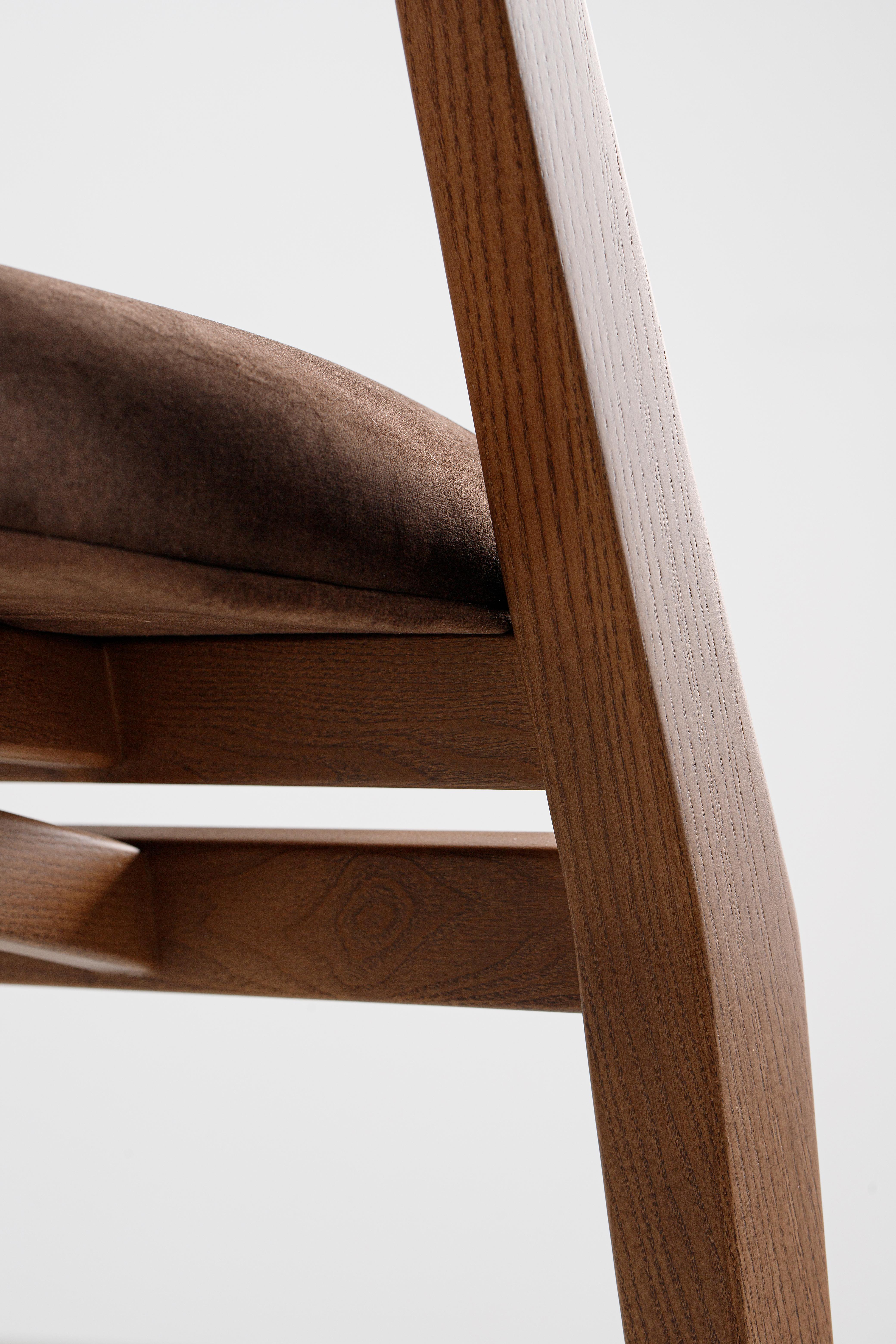 Modern Dining Room Chairs in Solid Wood and Brown Material In New Condition For Sale In Naperville, IL