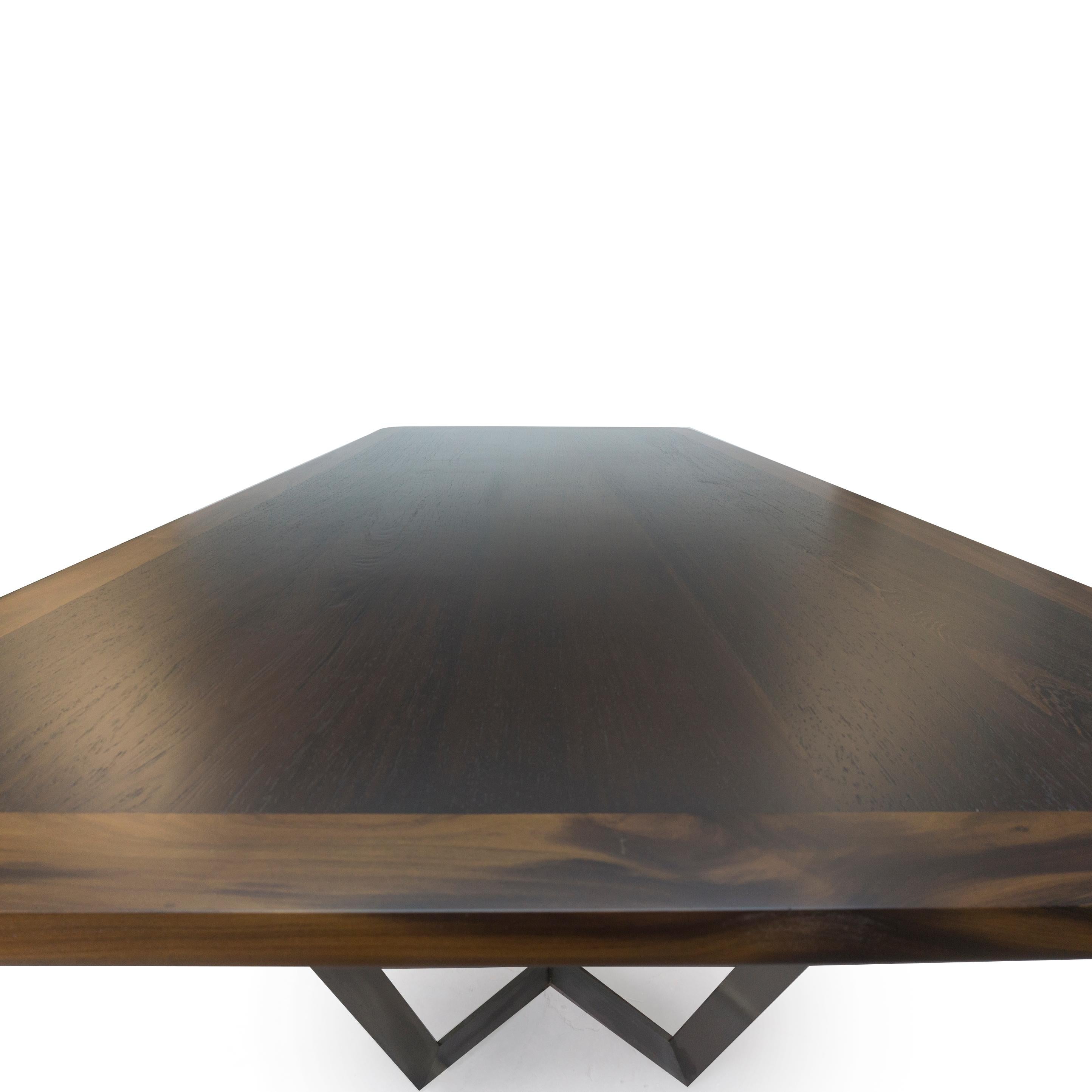 Table de salle à manger moderne avec plateau en bois et pieds en acier inoxydable en vente 1
