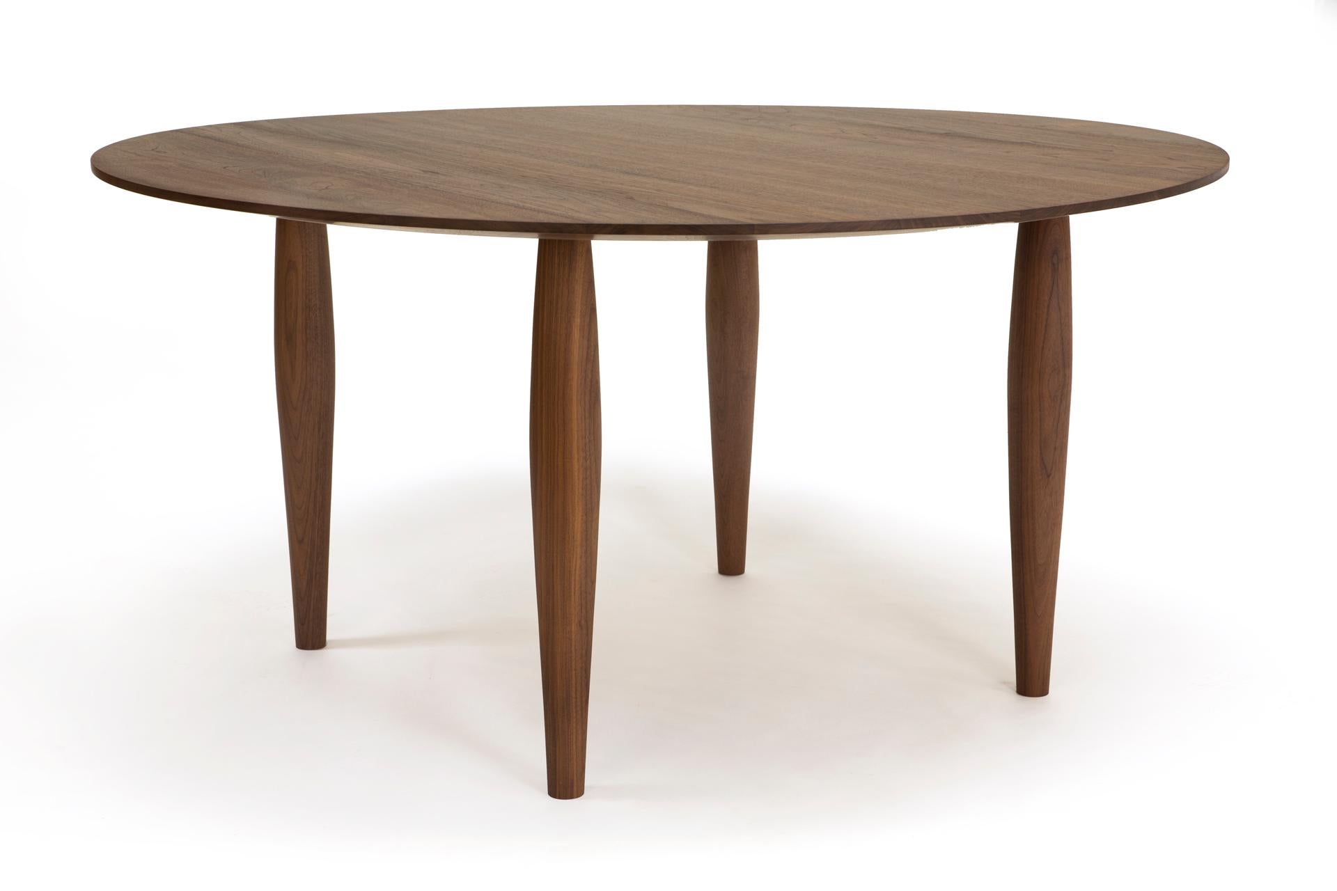 Américain Table de salle à manger moderne en noyer, par Studio DiPaolo en vente