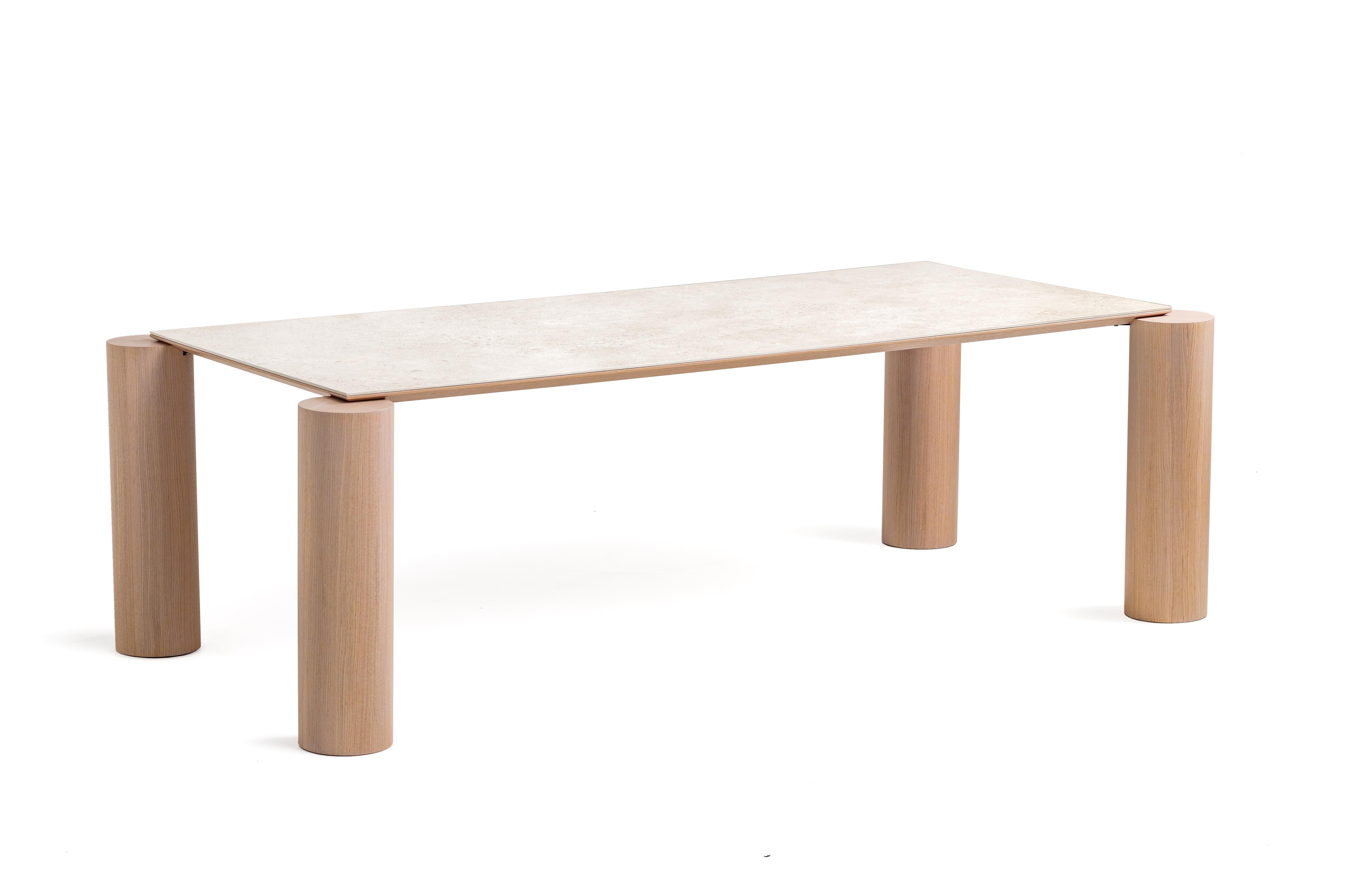 Moderner Esstisch 'Laguna' Keramik Сountertop Holzbeine von Palo Nero im Angebot 3
