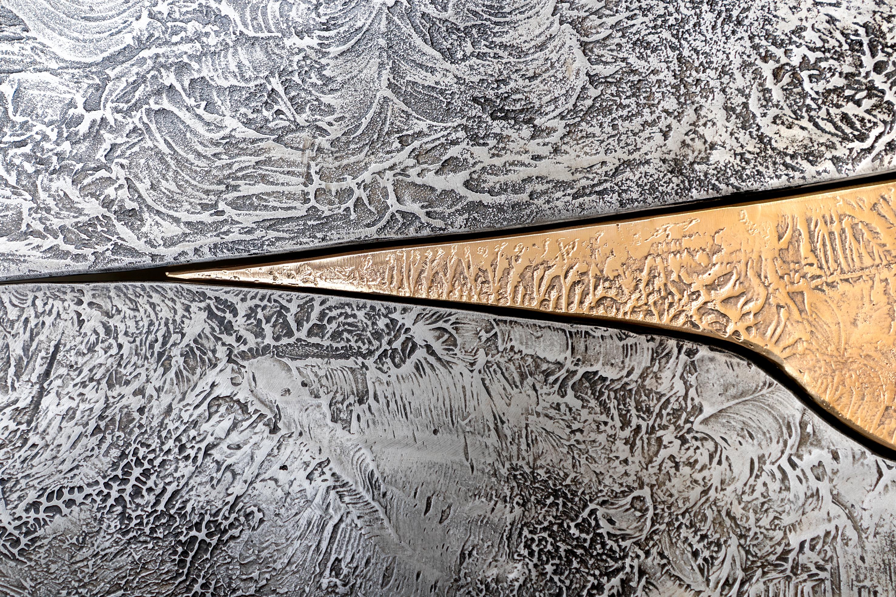 Modern Dining Table Soft Shape Handmade Cast Aluminium Bronze for Dilmos  For Sale 1