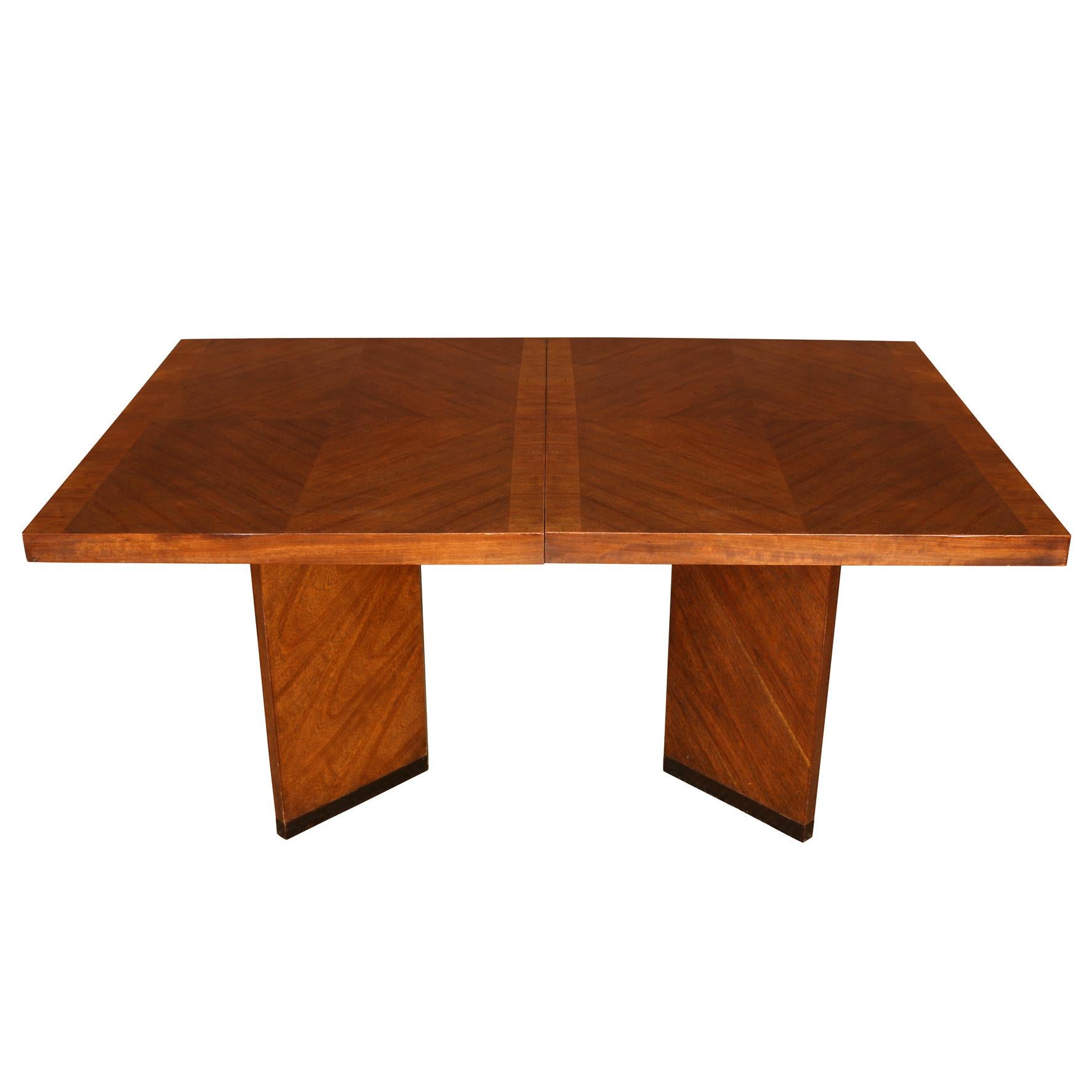 Modern Dining Table With Chevron Design and Angular Legs In Good Condition For Sale In Locust Valley, NY