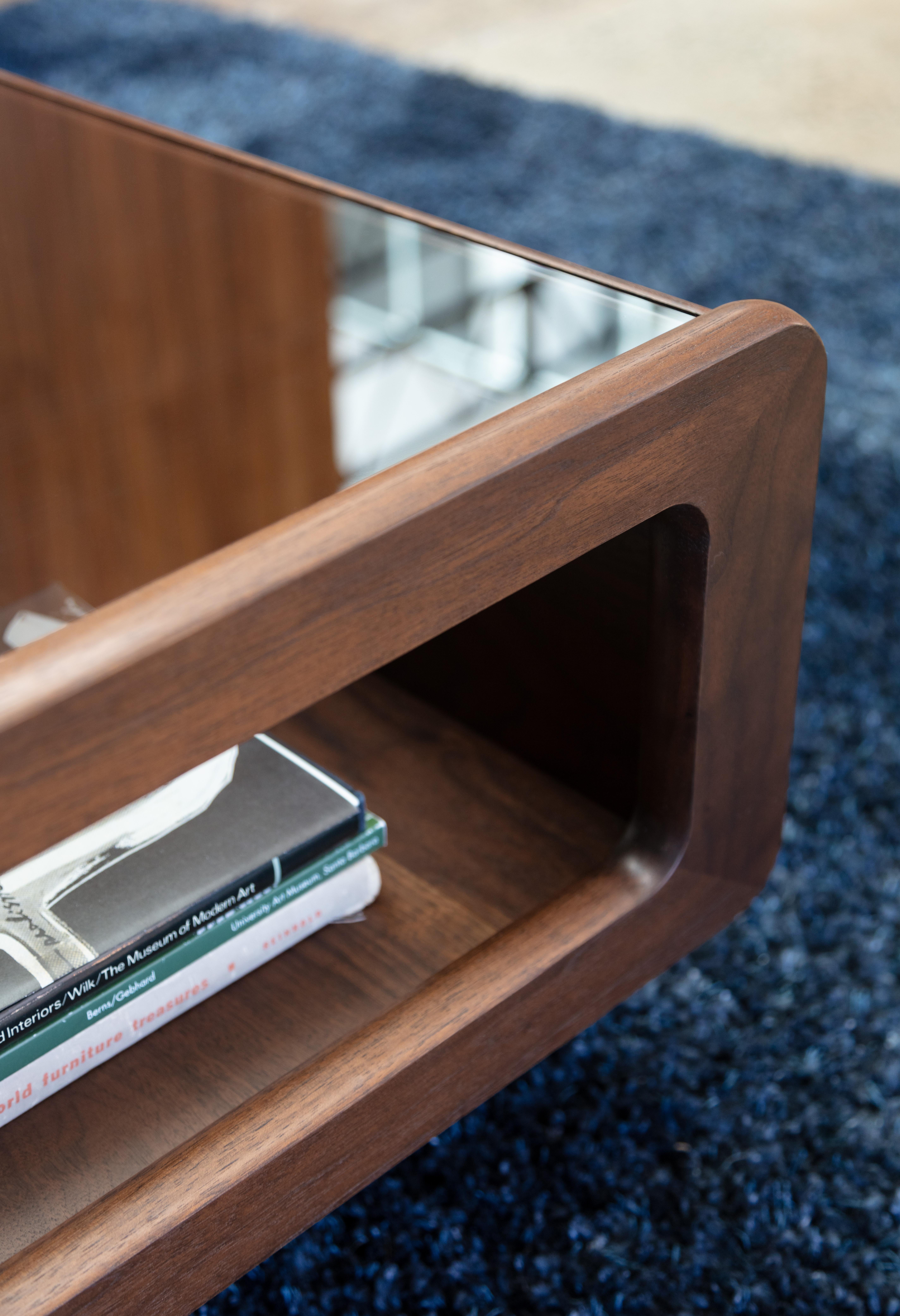 Modern Display Top Coffee Table im Angebot 1