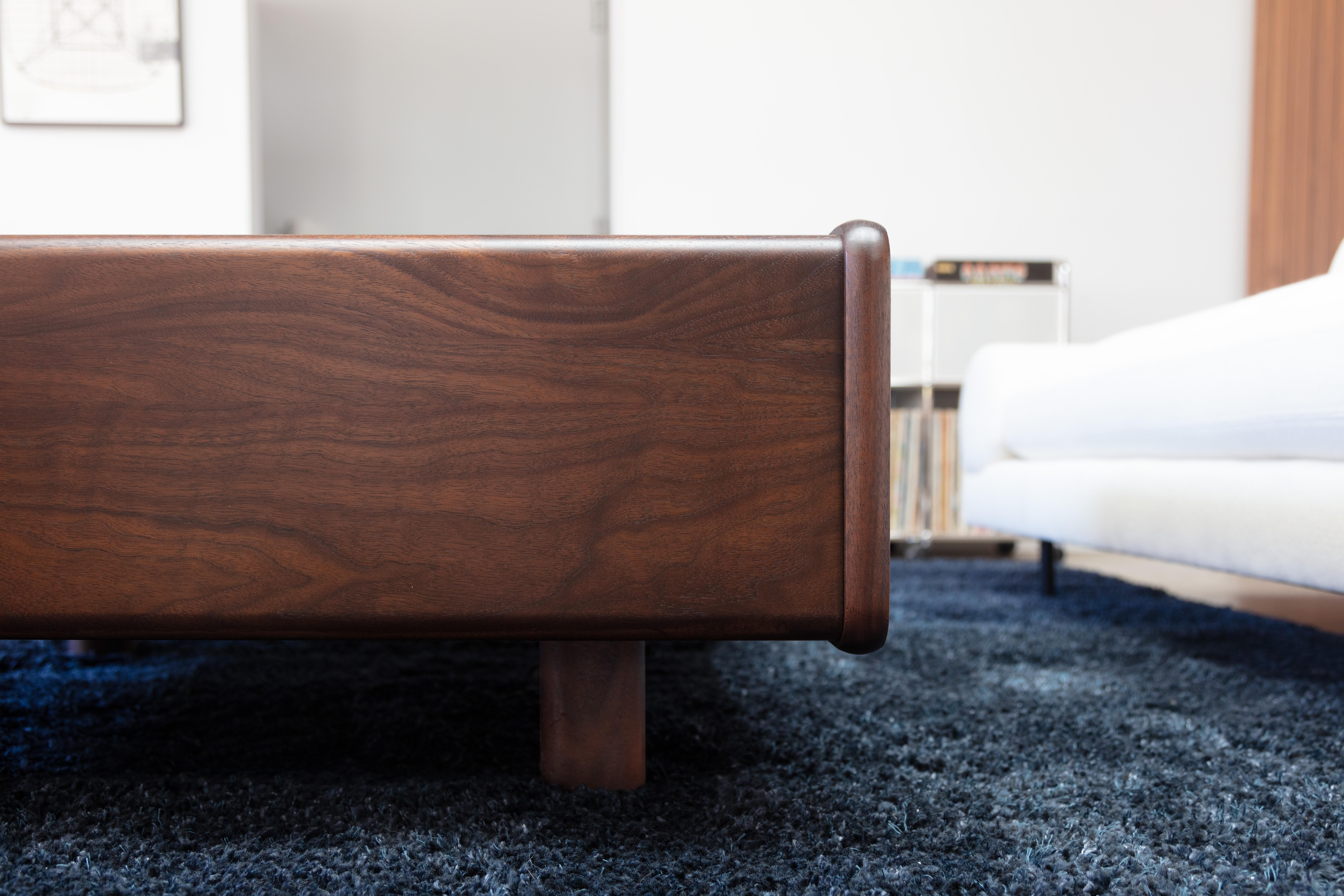 Modern Display Top Coffee Table im Angebot 2