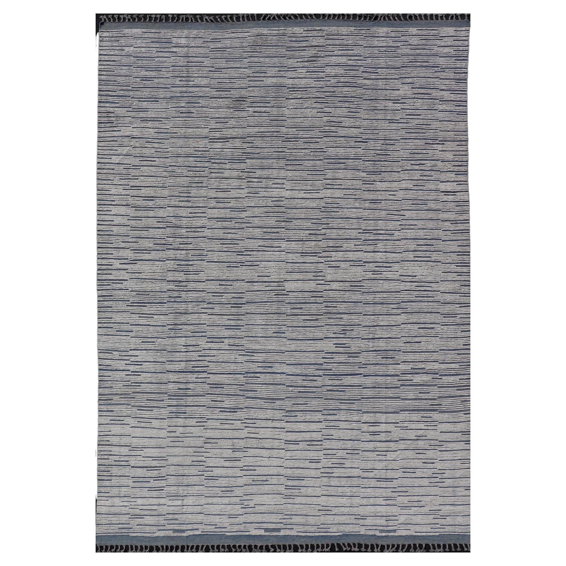 Moderner marokkanischer Teppich im Used-Look in Blau und Weiß   9'9 x 14'9
