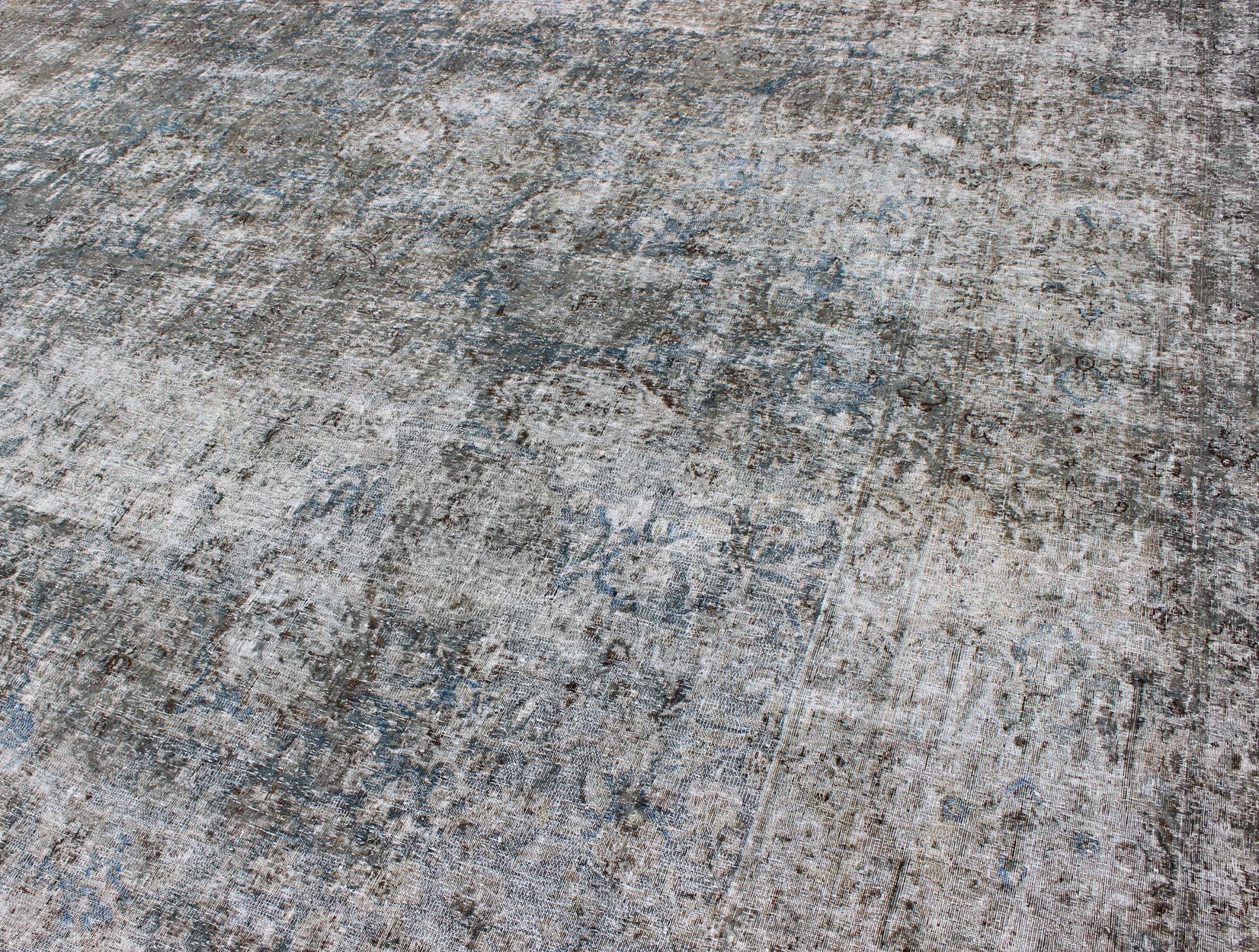 Moderner moderner persischer Teppich im Used-Stil mit Medaillonmuster in Anthrazit und Grau im Angebot 3