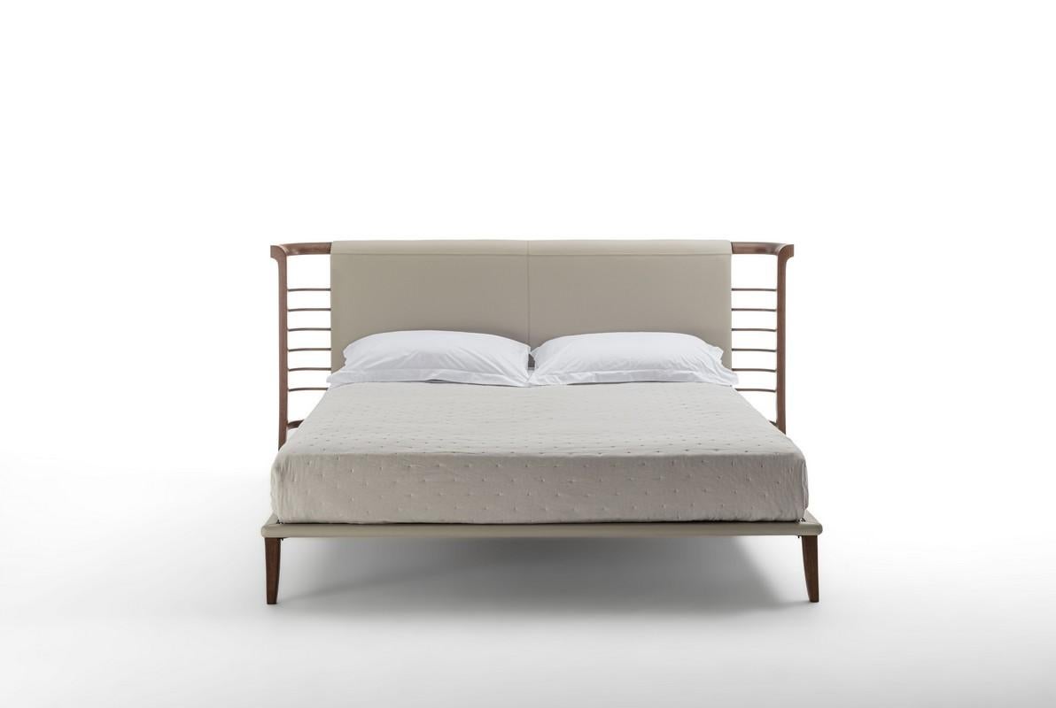 Italian Modern Dolfin bed in Canaletta Walnut and leather For Sale