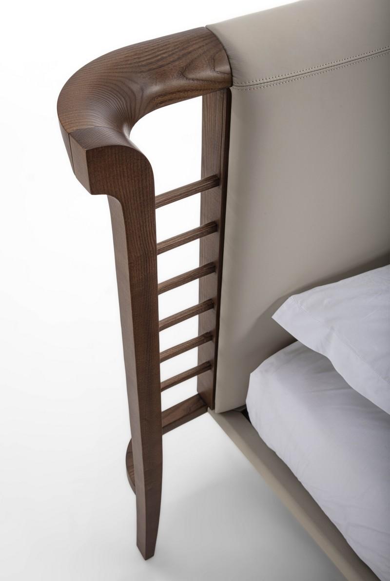 Wood Modern Dolfin bed in Canaletta Walnut and leather For Sale