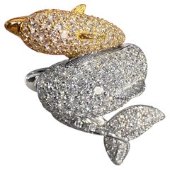 Bague moderne en or jaune et blanc 8 carats avec dauphins et diamants pour elle