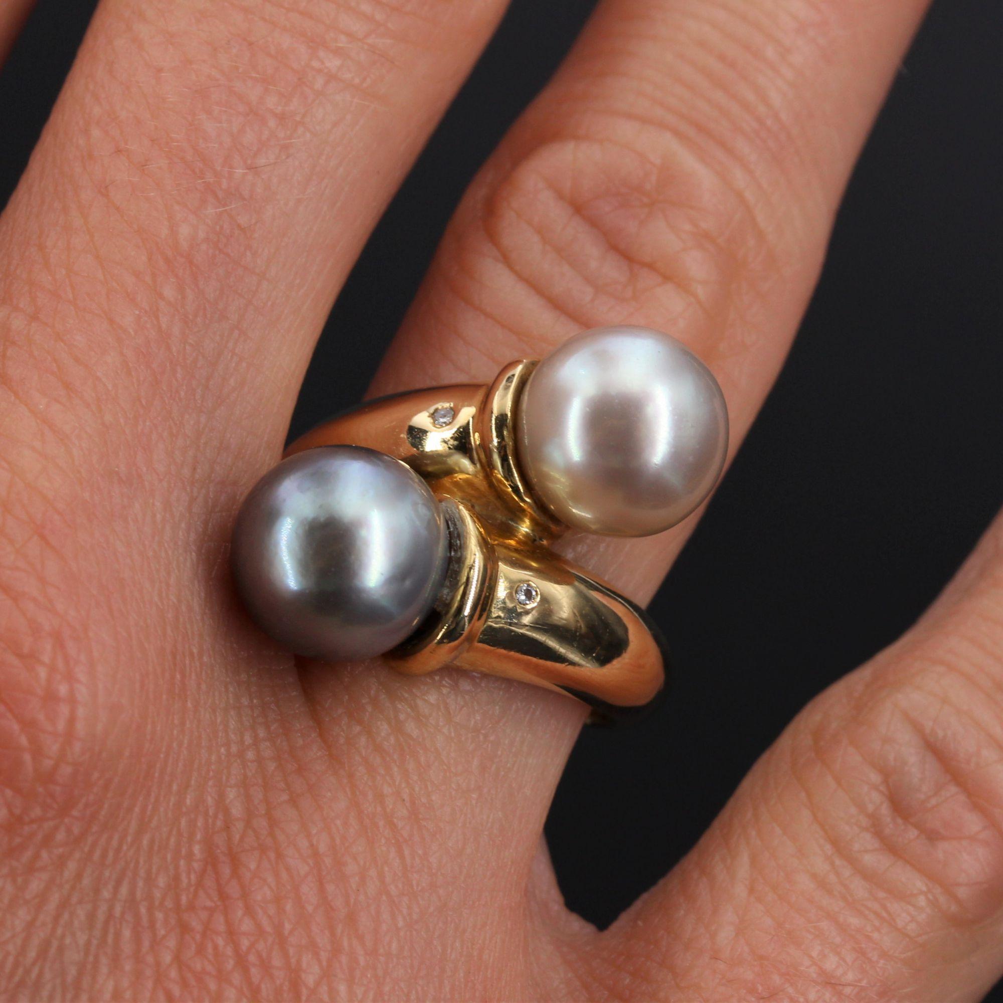 Modern Duo White Pearl Gray Pearl Diamonds 18 Karat Yellow Gold Ring In Good Condition For Sale In Poitiers, FR