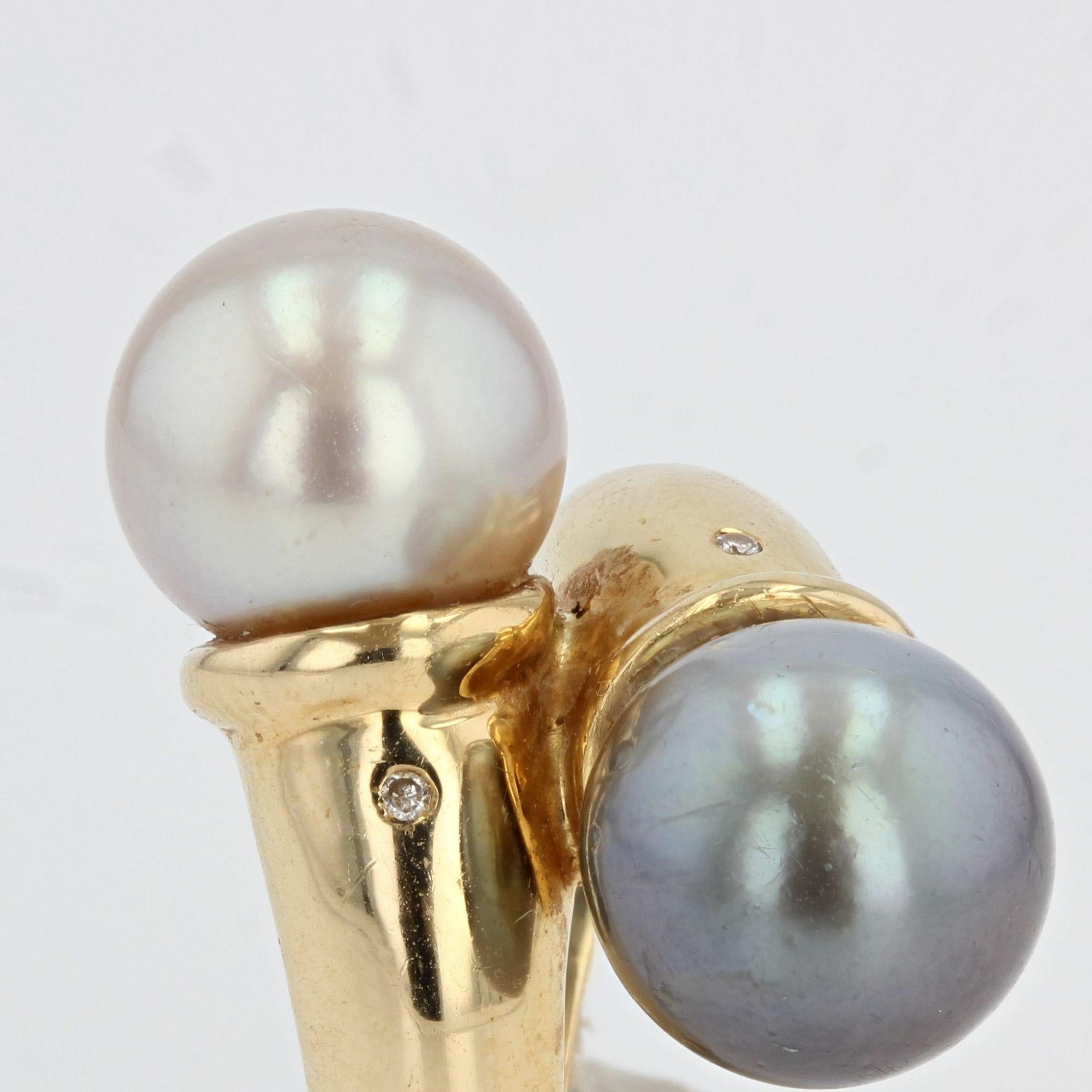 Modern Duo White Pearl Gray Pearl Diamonds 18 Karat Yellow Gold Ring For Sale 1