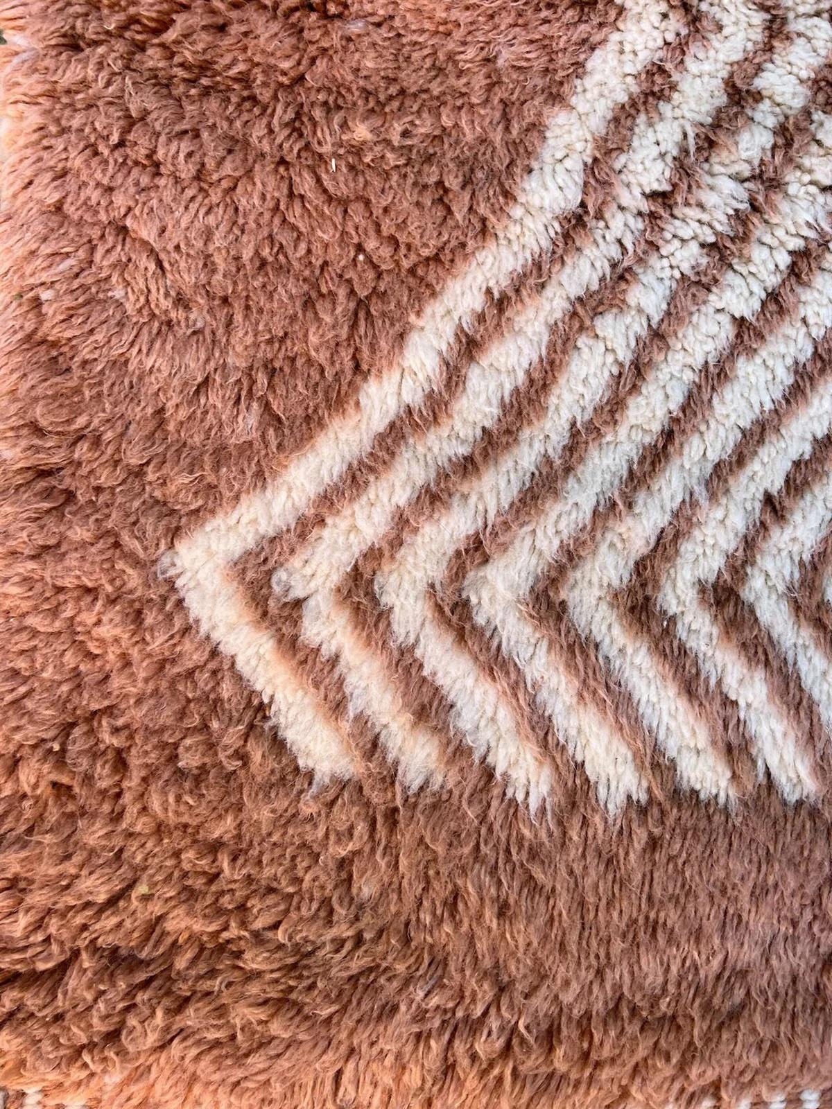 Contemporary Modern Dusty Rose Moroccan Wool Beni M'Rirt Rug with Abstract Line Design For Sale