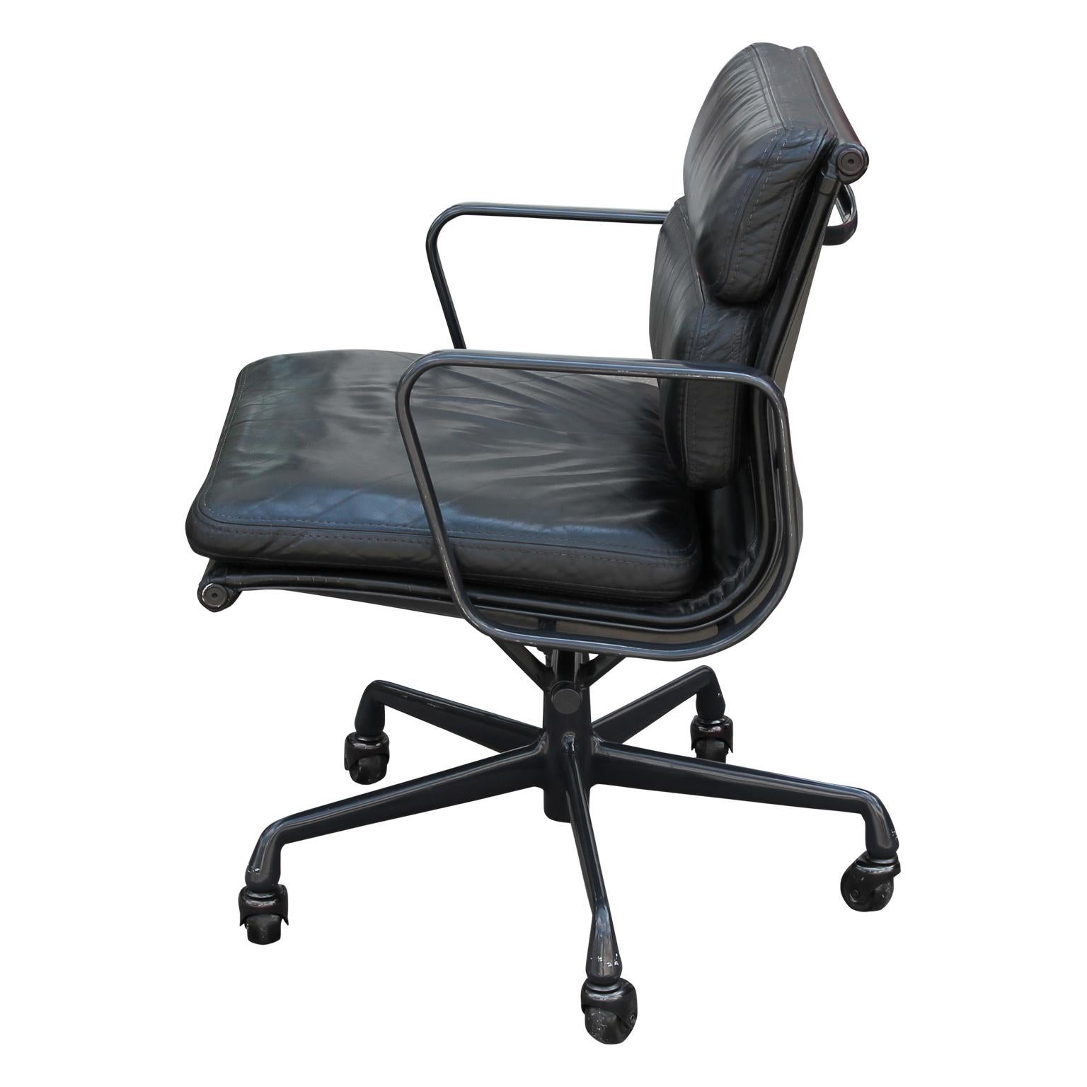 modern black office chair