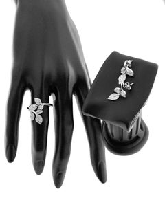 Modern Earrings and Ring Leaf Design Set White Gold and Diamonds