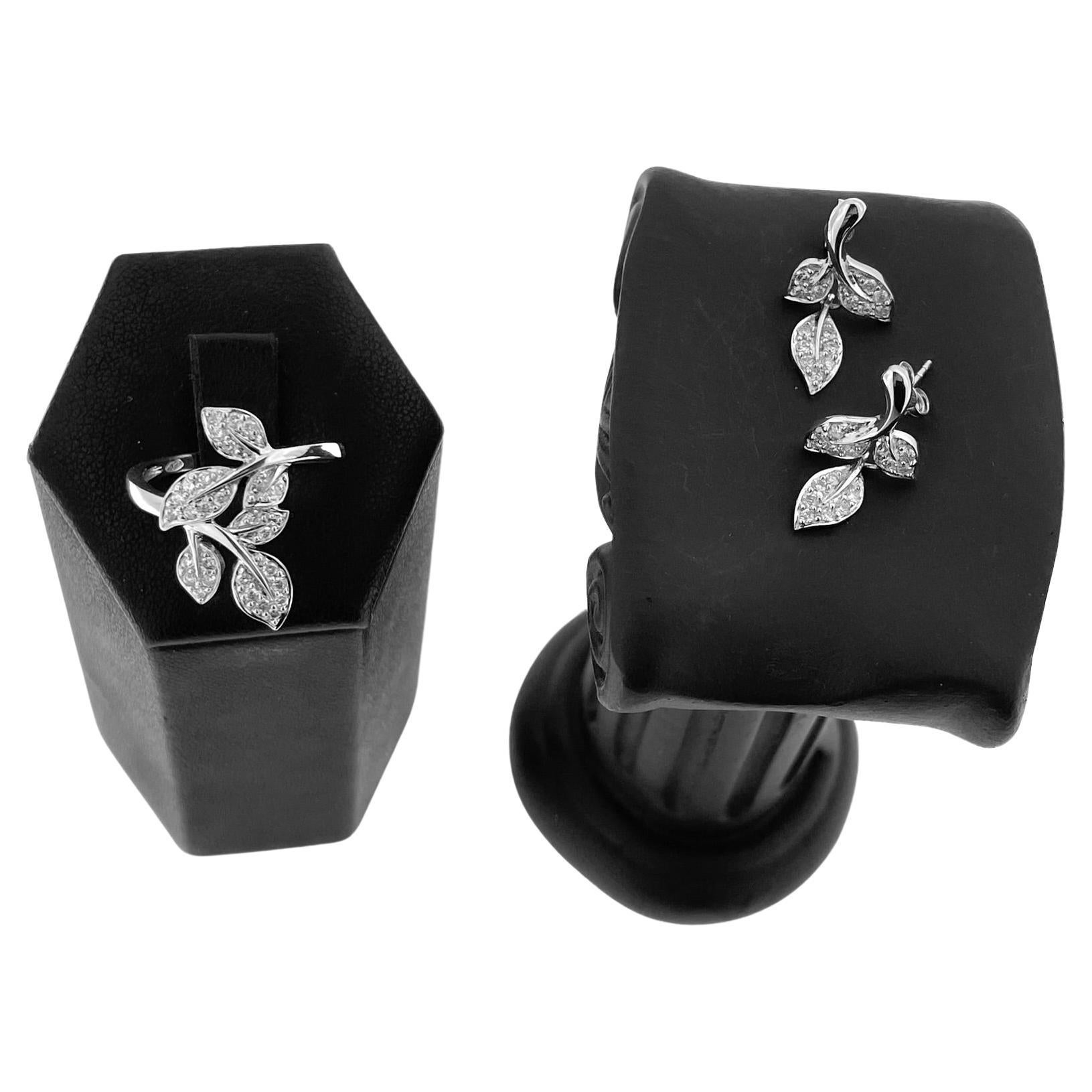 Modern Earrings and Ring Leaf Design Set White Gold and Diamonds For Sale