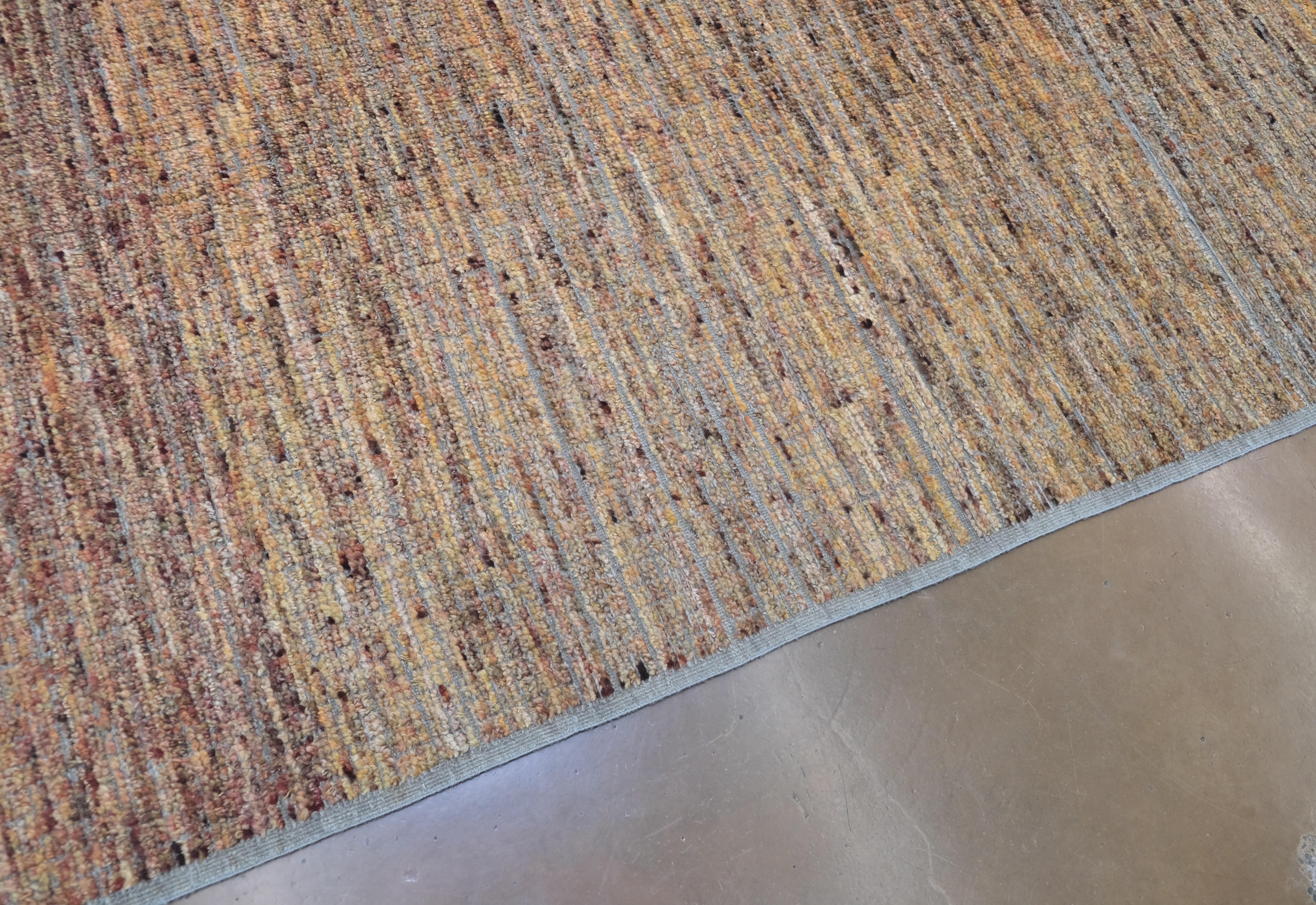 Tapis moderne en laine dans les tons de terre 9'2''x11'9'' Neuf - En vente à Torrance, CA