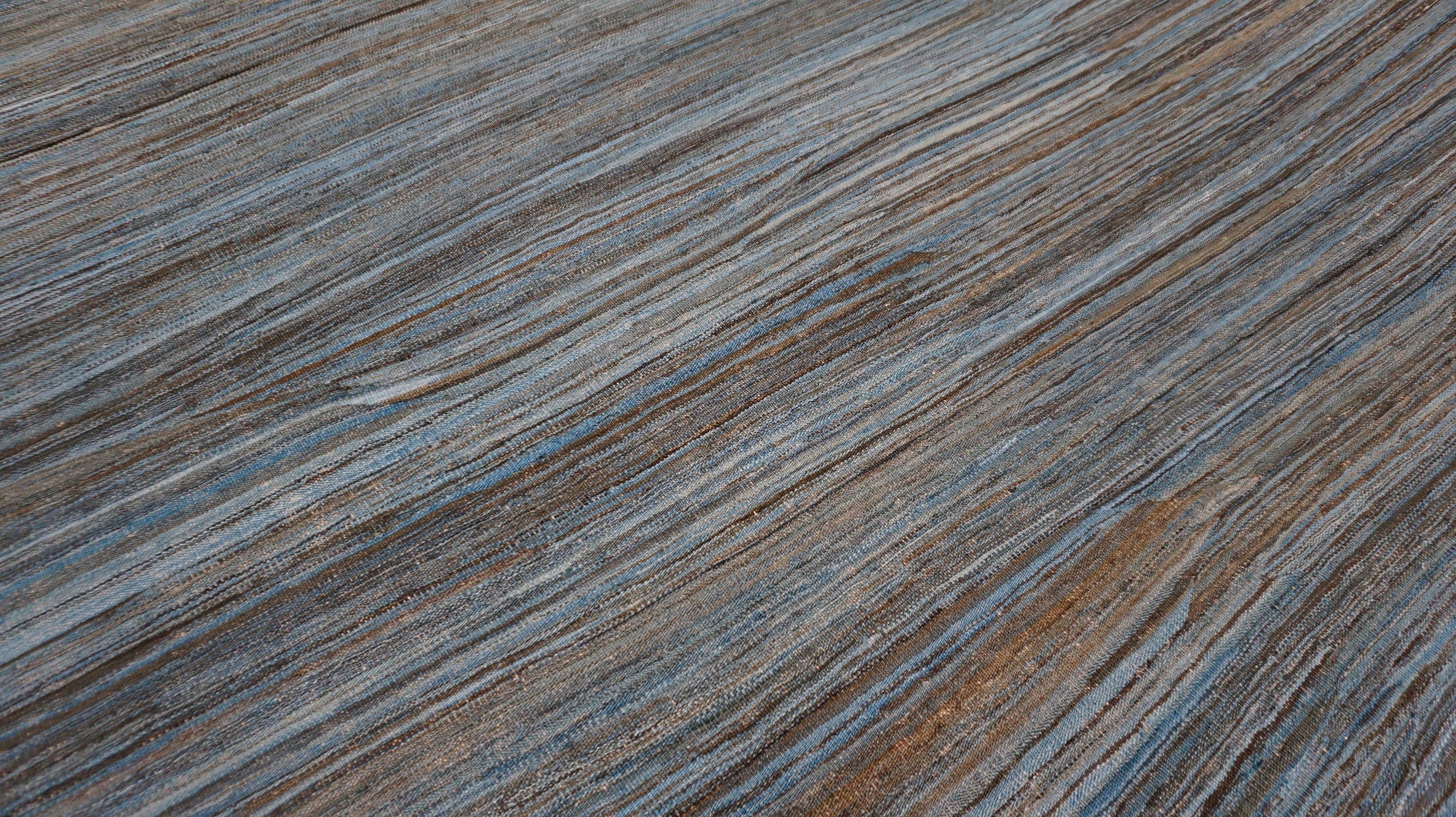 Moderner Erdblauer Ton-Kelim-Teppich aus Wolle 8'2''x10' (Pakistanisch) im Angebot