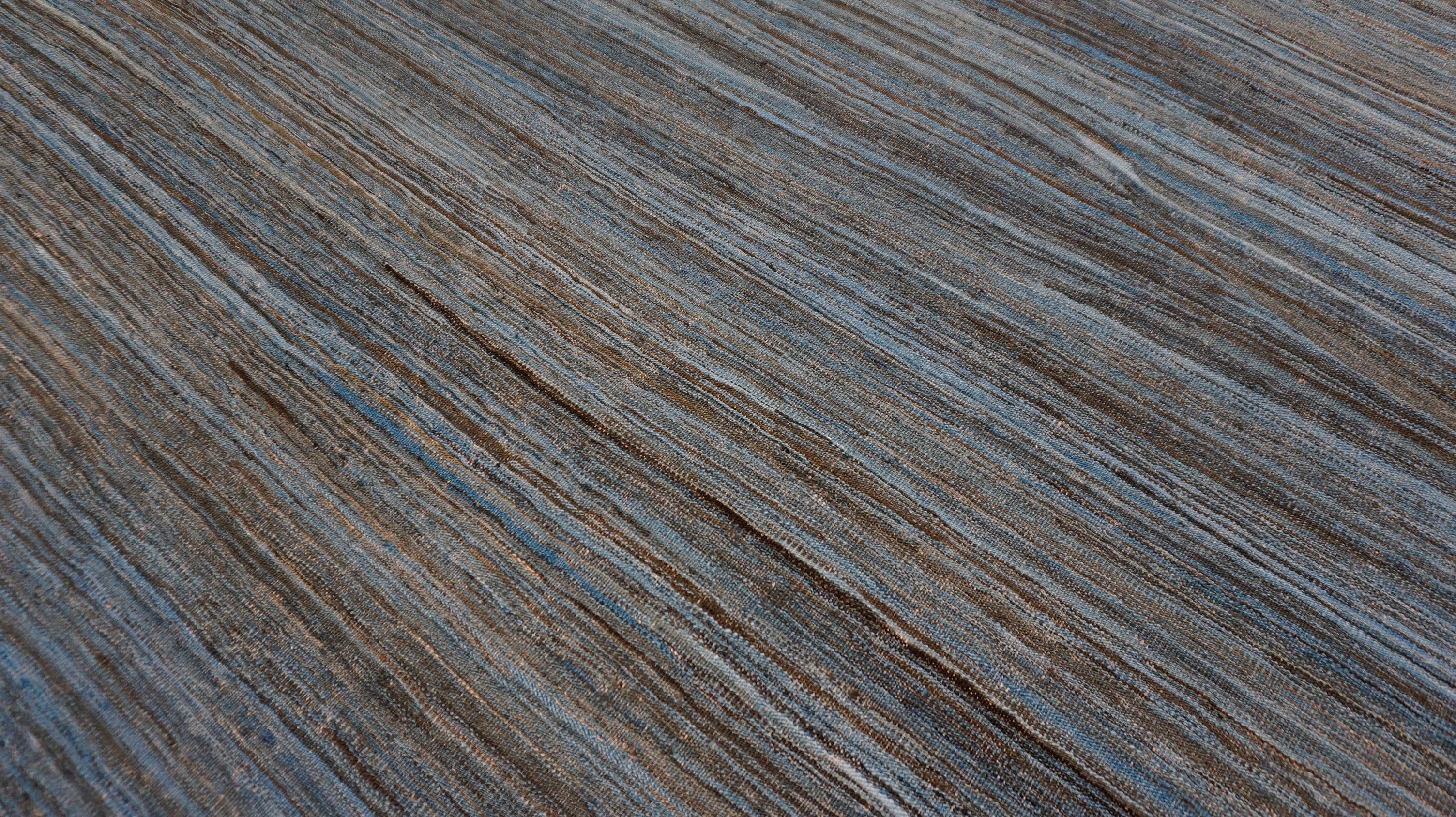 Moderner Erdblauer Ton-Kelim-Teppich aus Wolle 8'2''x10' im Zustand „Neu“ im Angebot in Torrance, CA